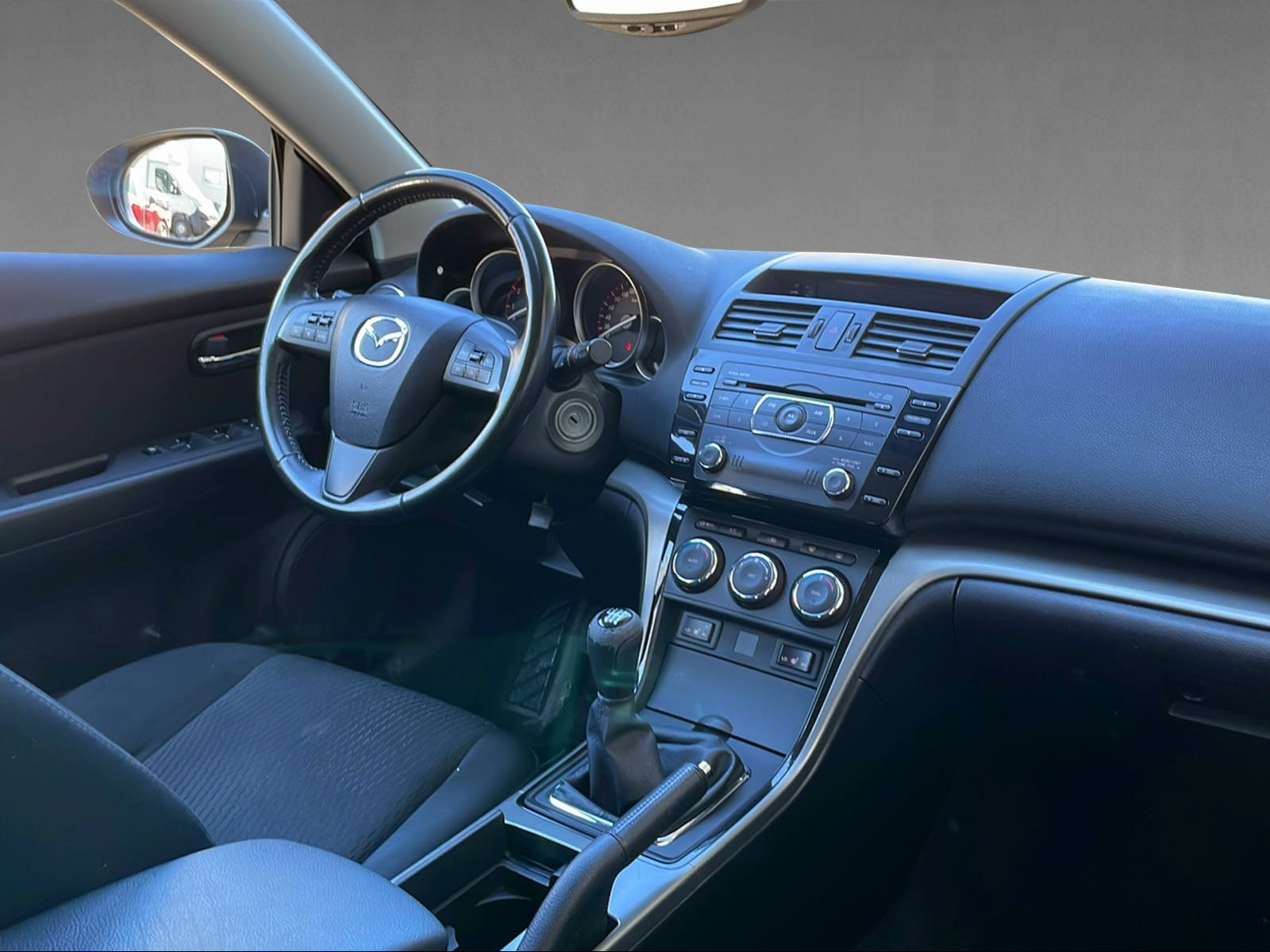 MAZDA 6 Station Wagon 2.0 DISI Exclusive-image-5