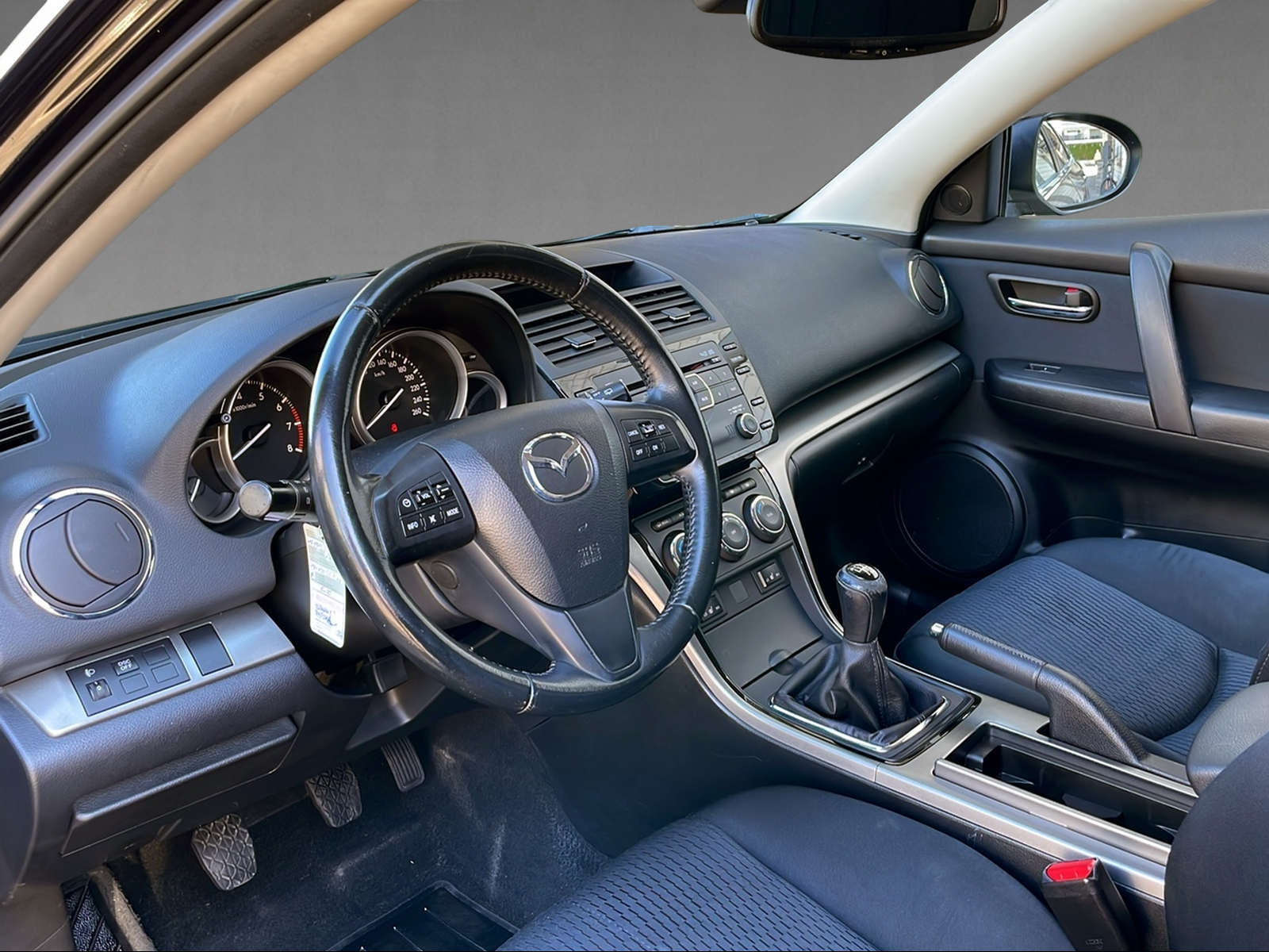 MAZDA 6 Station Wagon 2.0 DISI Exclusive-image-4
