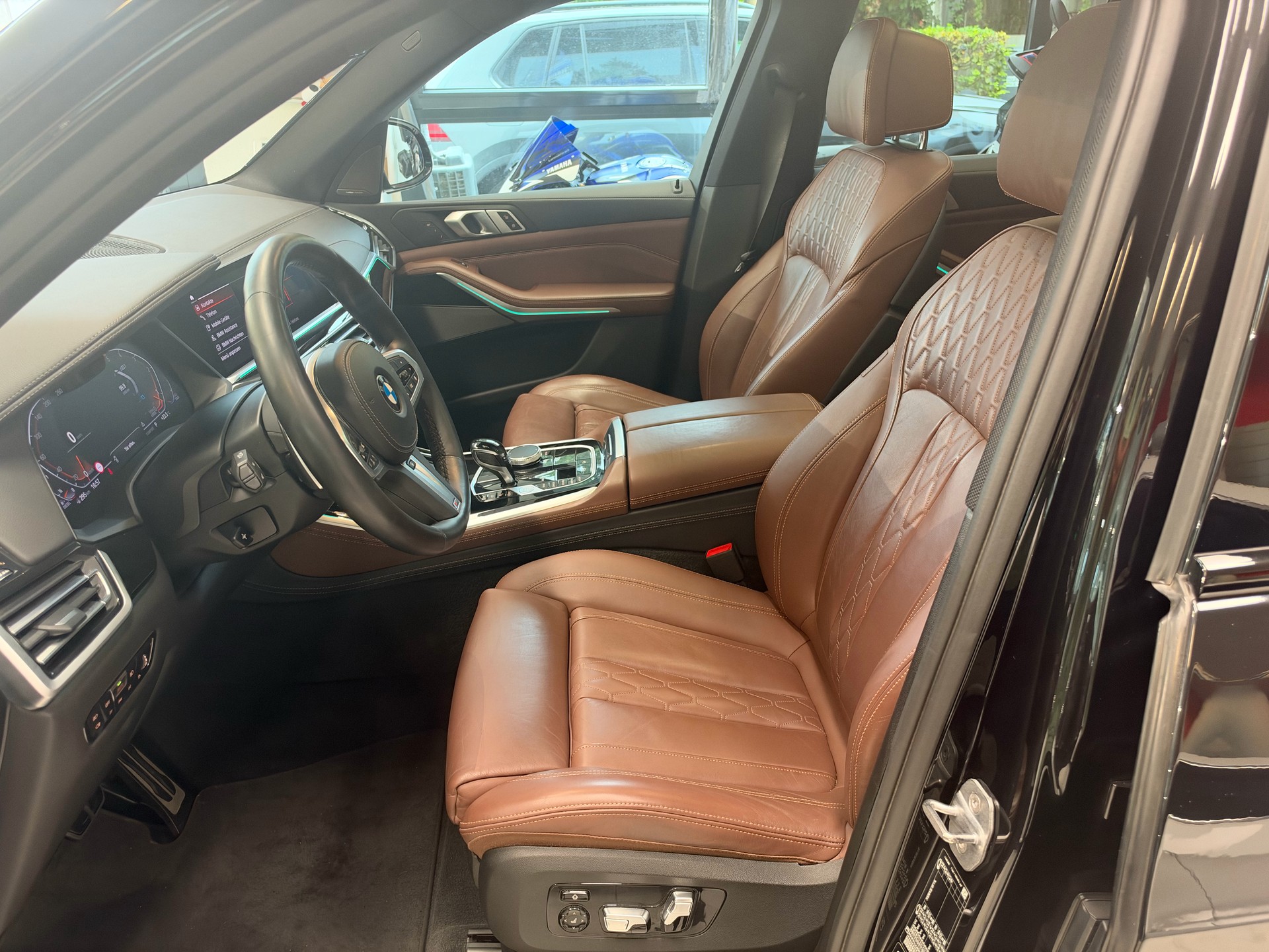 BMW X5 30d xDrive ''M-Sport'' ''BMW Individual'' SAG-showroom-element-3