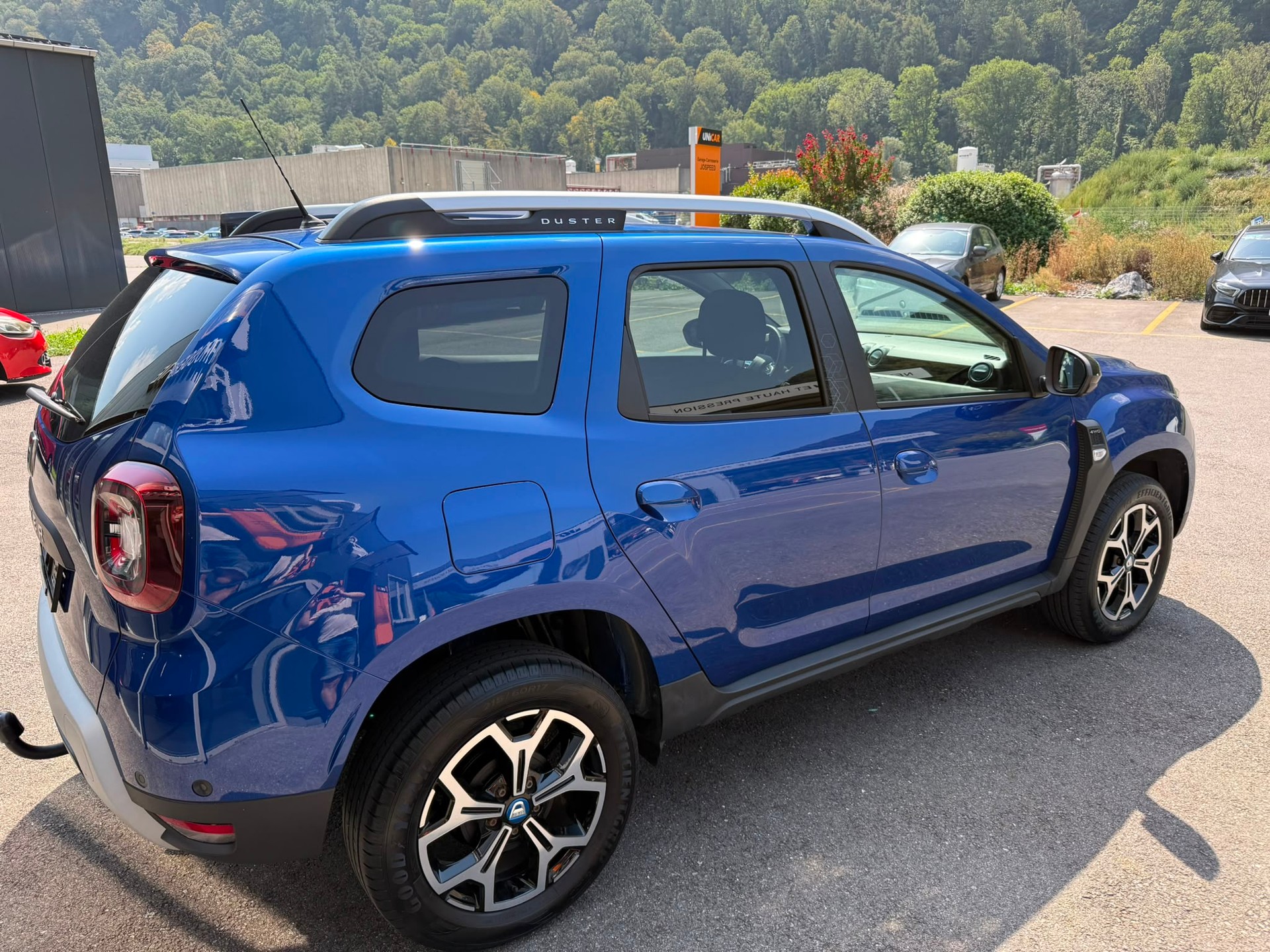 DACIA Duster TCe 150 Celebration 4x4-image-4