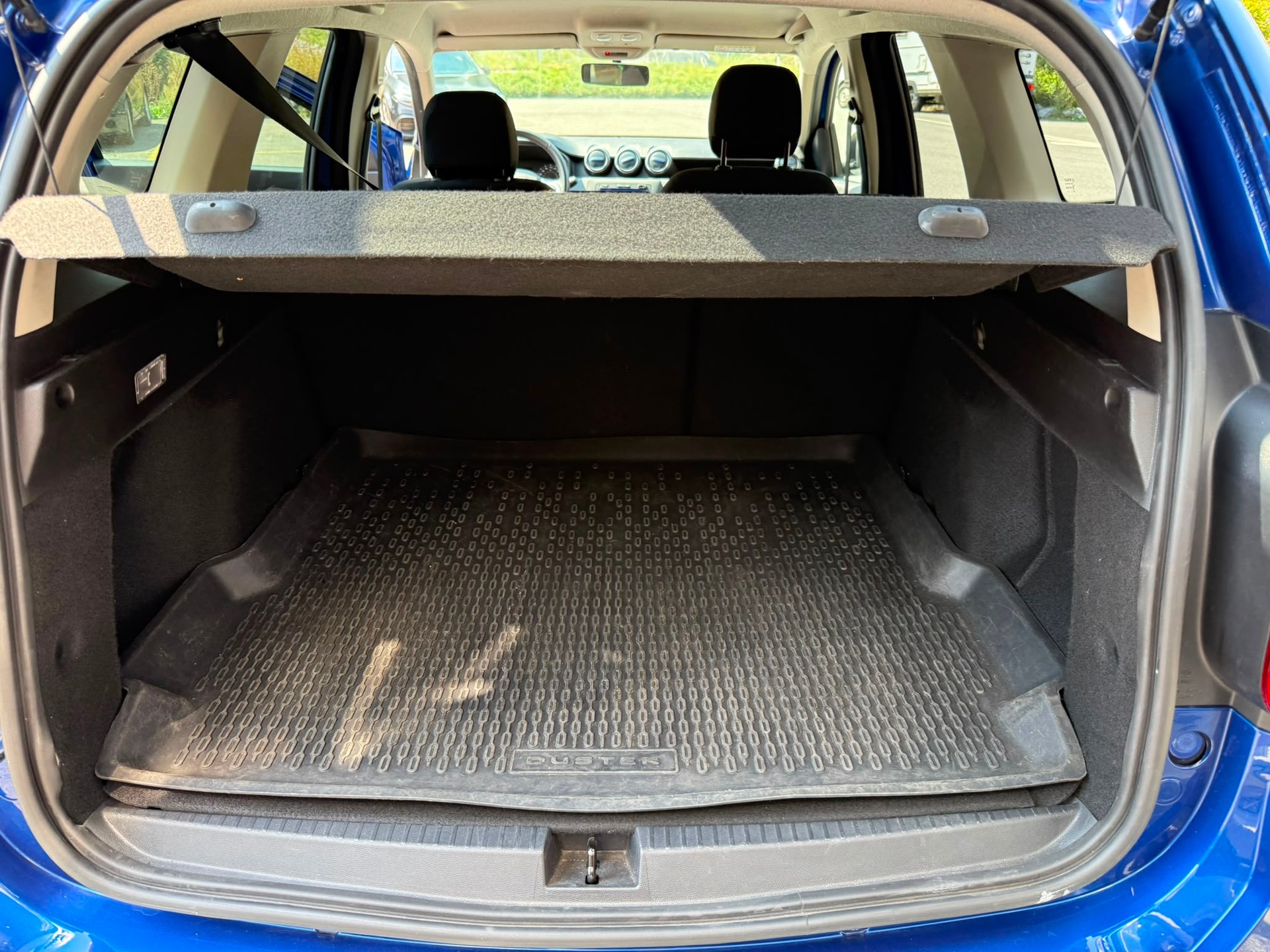 DACIA Duster TCe 150 Celebration 4x4-image-10