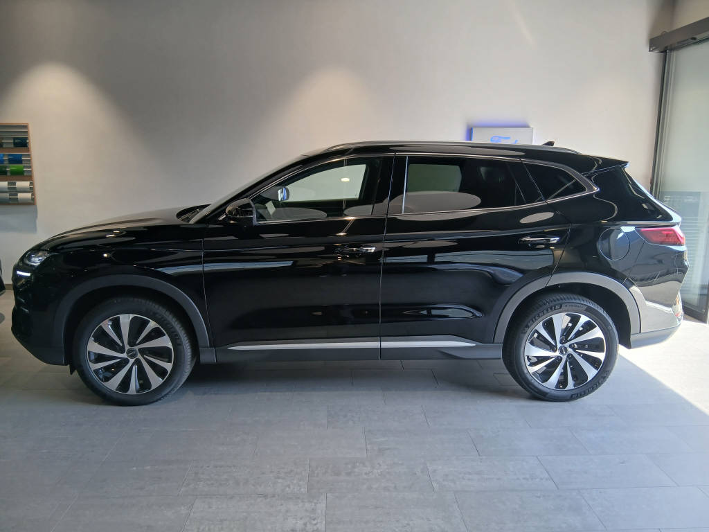 BYD Seal U DM-i Design AWD-showroom-element-2