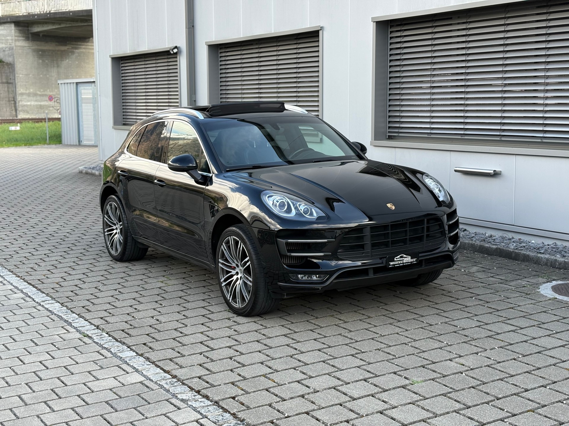 PORSCHE Macan Turbo PDK-image-3