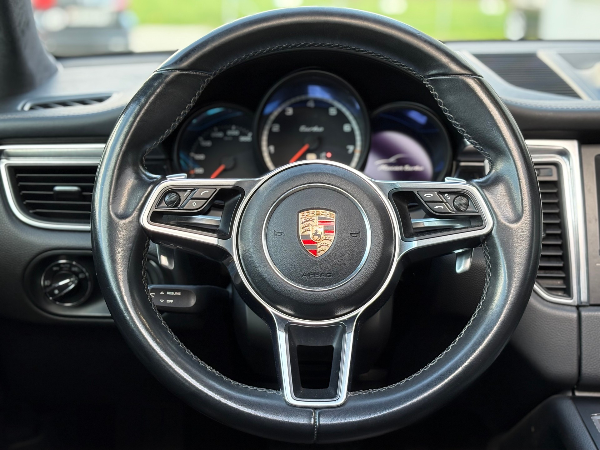 PORSCHE Macan Turbo PDK-image-10