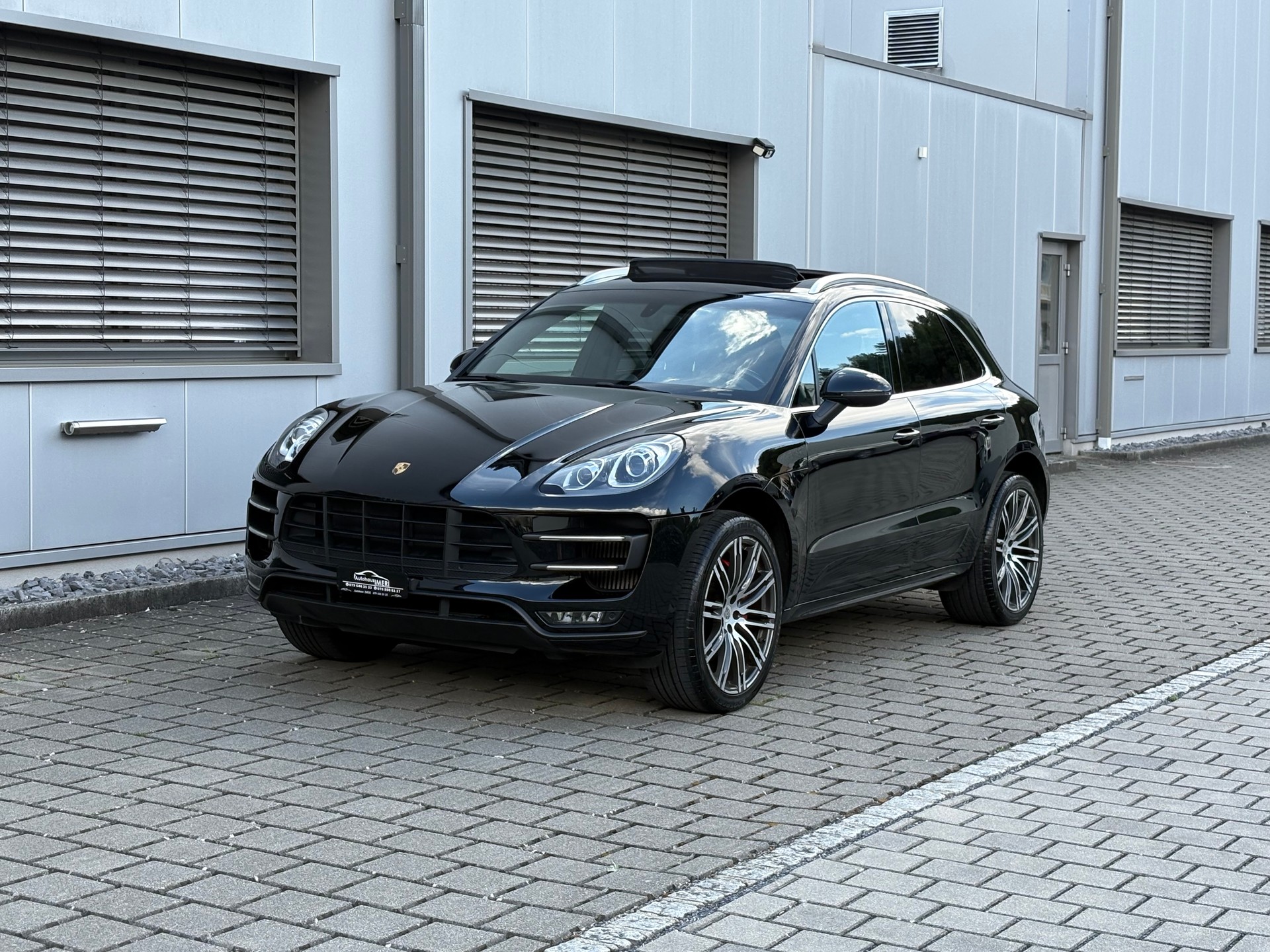 PORSCHE Macan Turbo PDK-image-1