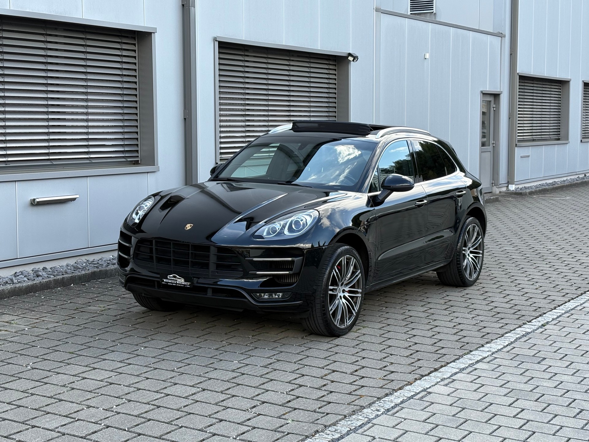 PORSCHE Macan Turbo PDK-image-0