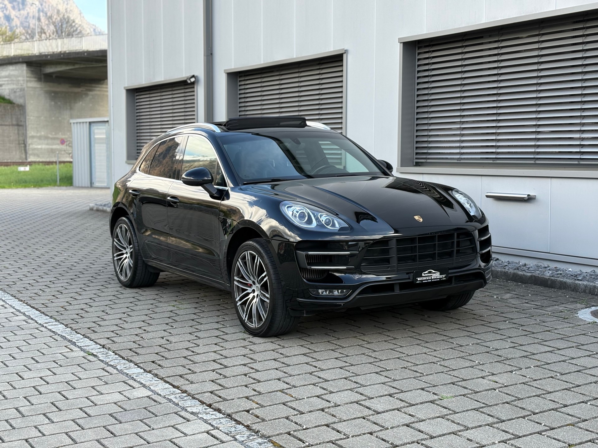PORSCHE Macan Turbo PDK-image-4
