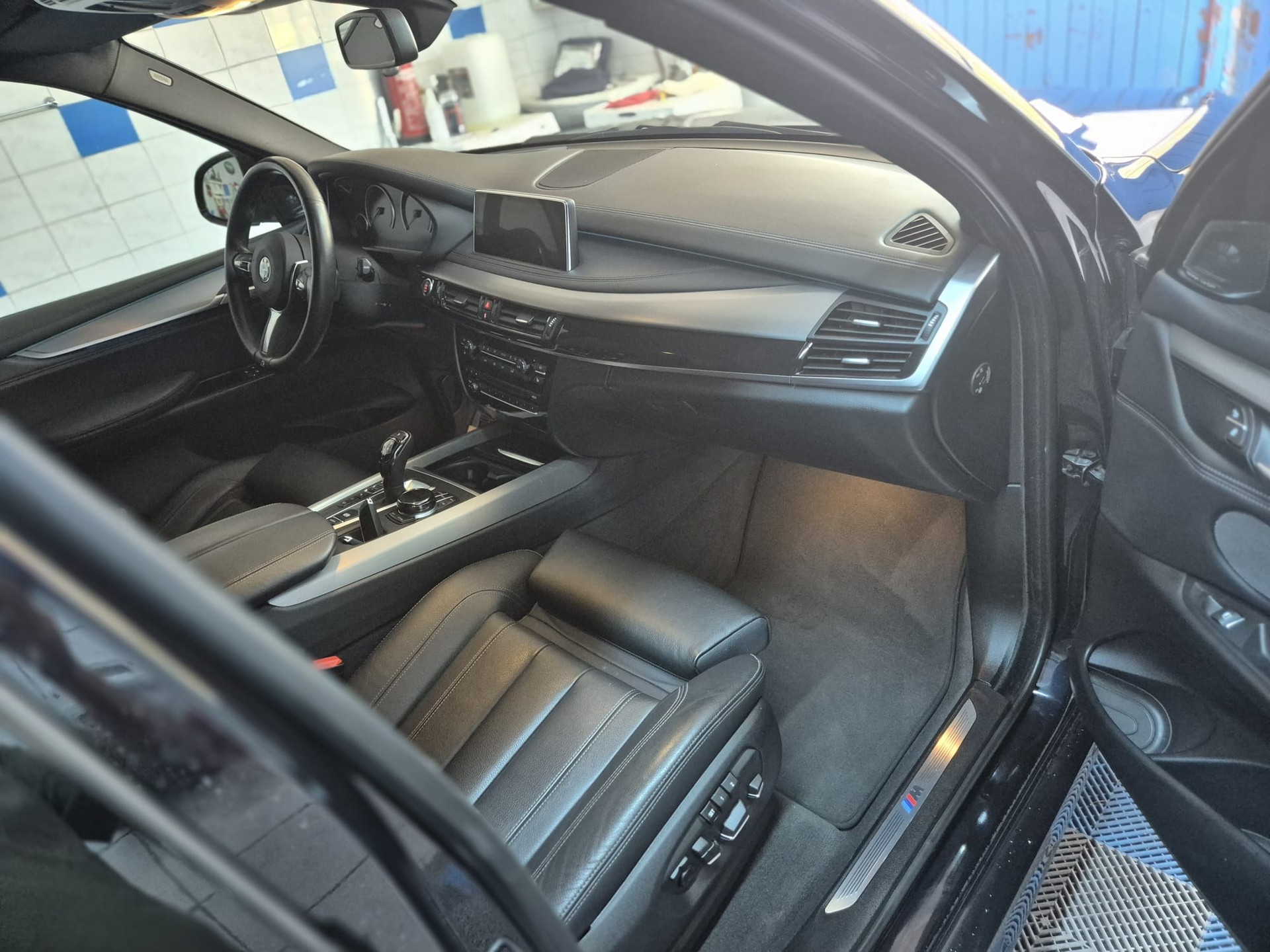 BMW X5 xDrive 40d Pure M Sport Steptronic-image-9