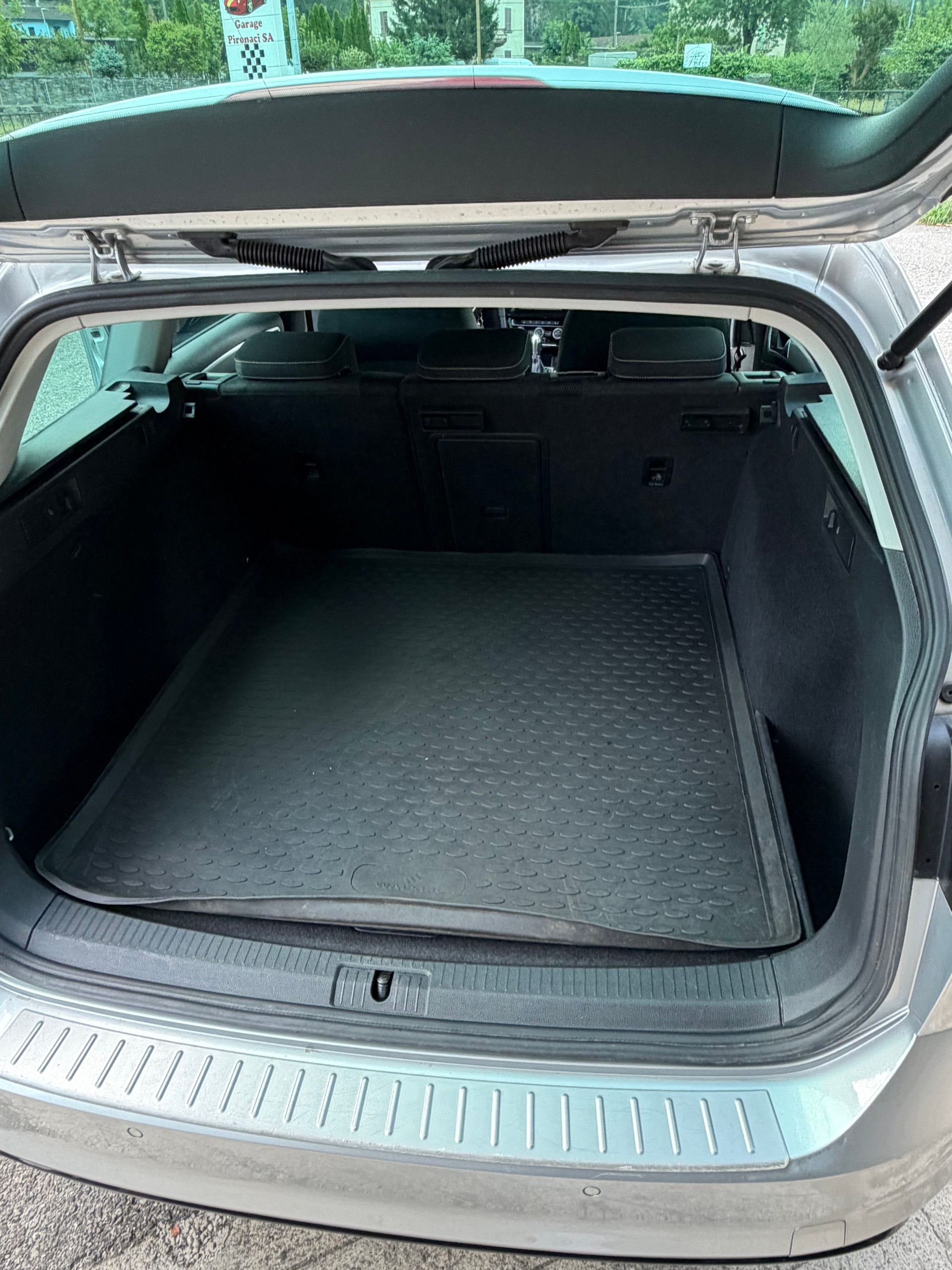 VW Golf Variant 1.4 TSI Highline DSG-image-10