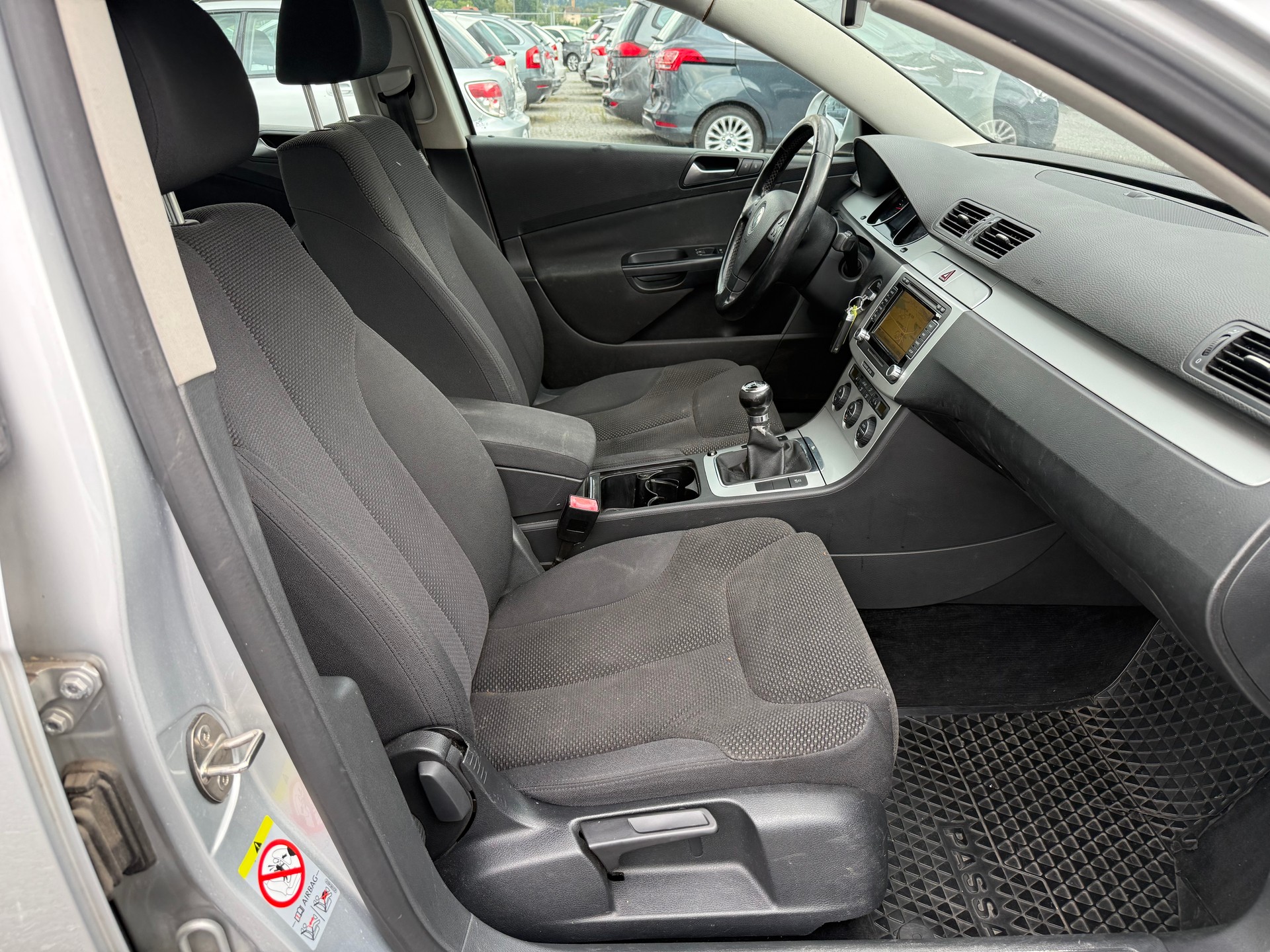 VW Passat Variant 2.0 TDI Trendline 4Motion-image-7