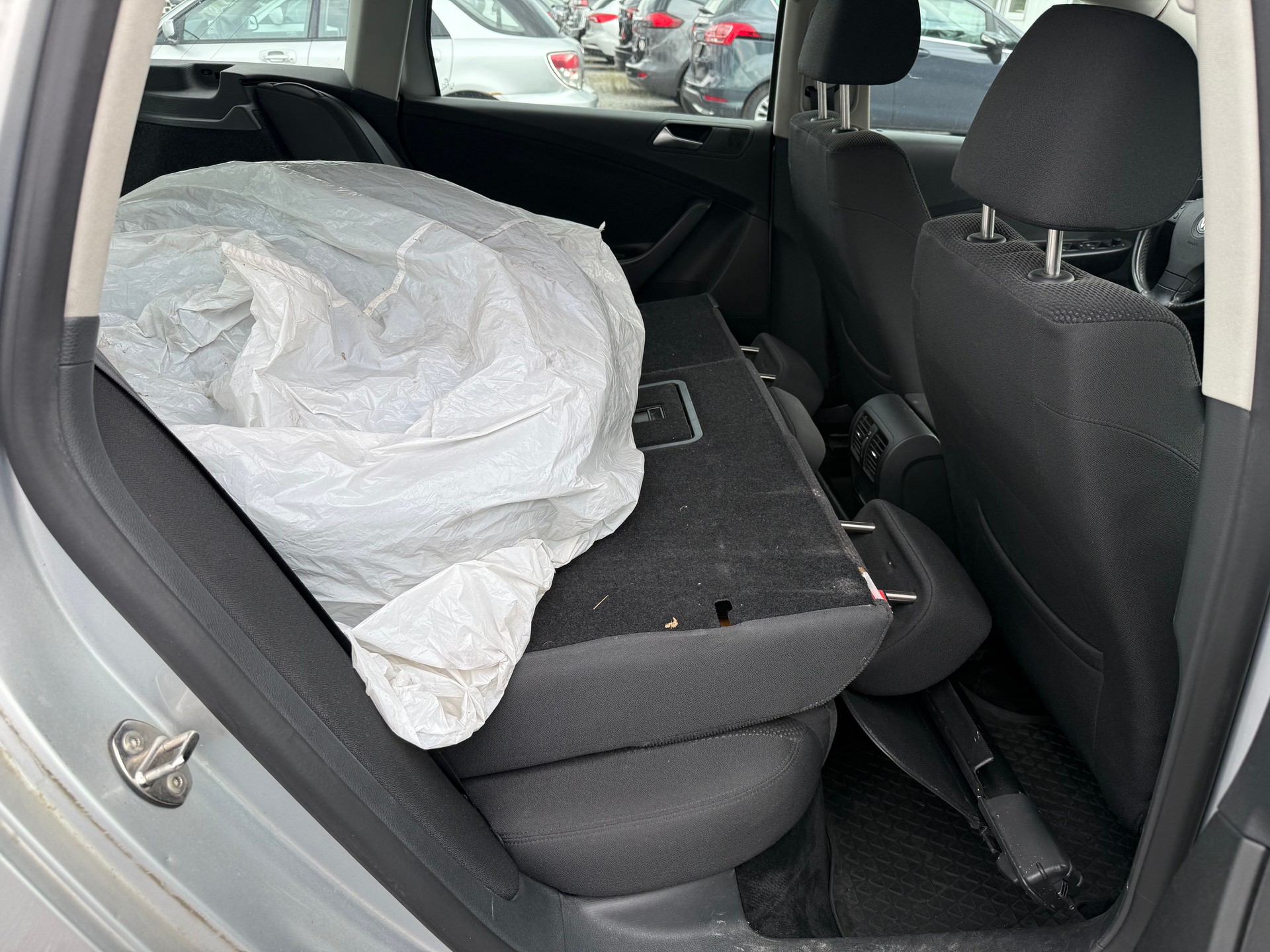 VW Passat Variant 2.0 TDI Trendline 4Motion-image-8