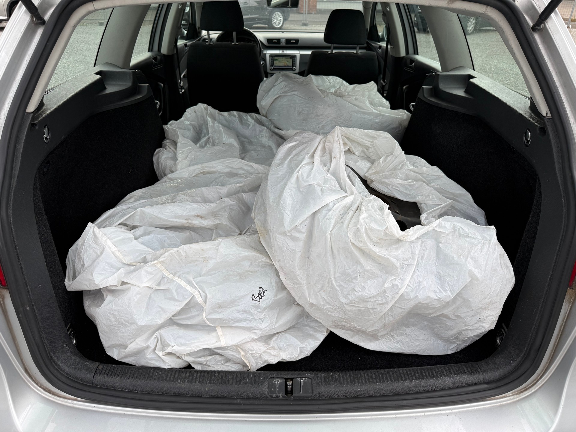 VW Passat Variant 2.0 TDI Trendline 4Motion-image-10