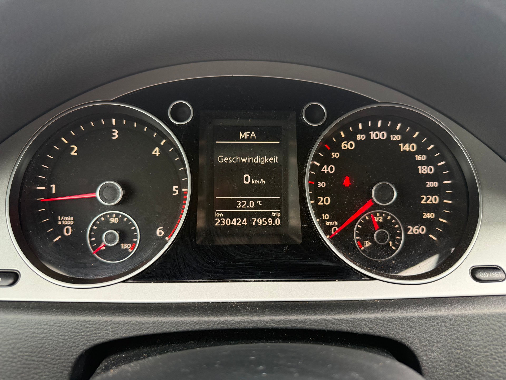 VW Passat Variant 2.0 TDI Trendline 4Motion-image-12