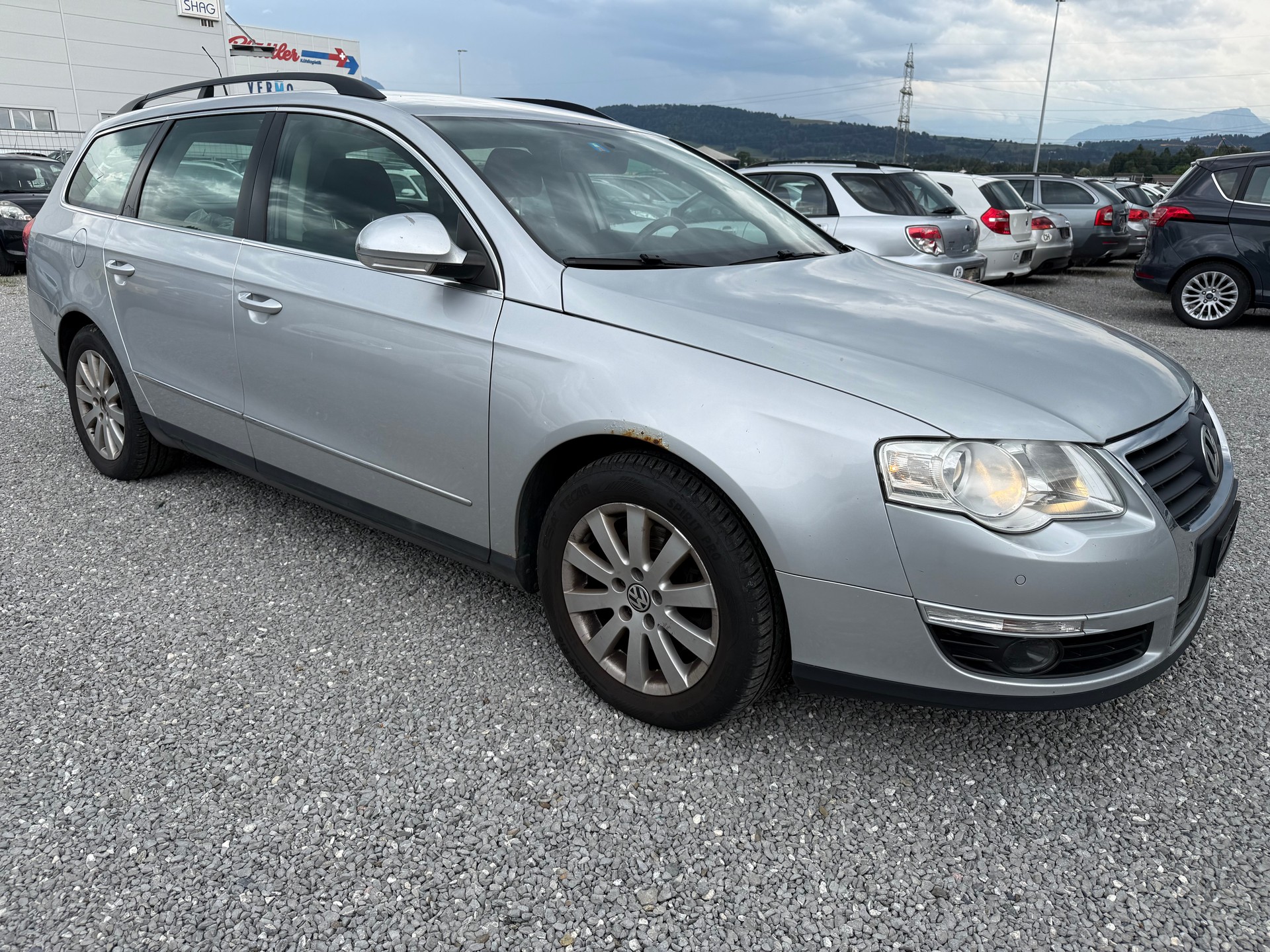 VW Passat Variant 2.0 TDI Trendline 4Motion-image-5
