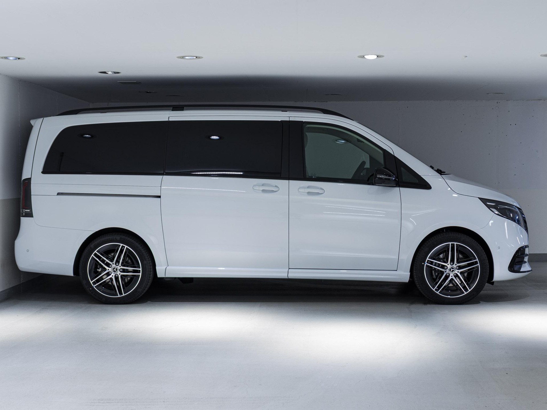 MERCEDES-BENZ V 300 d 4MATIC EXCLUSIVE L-image-1