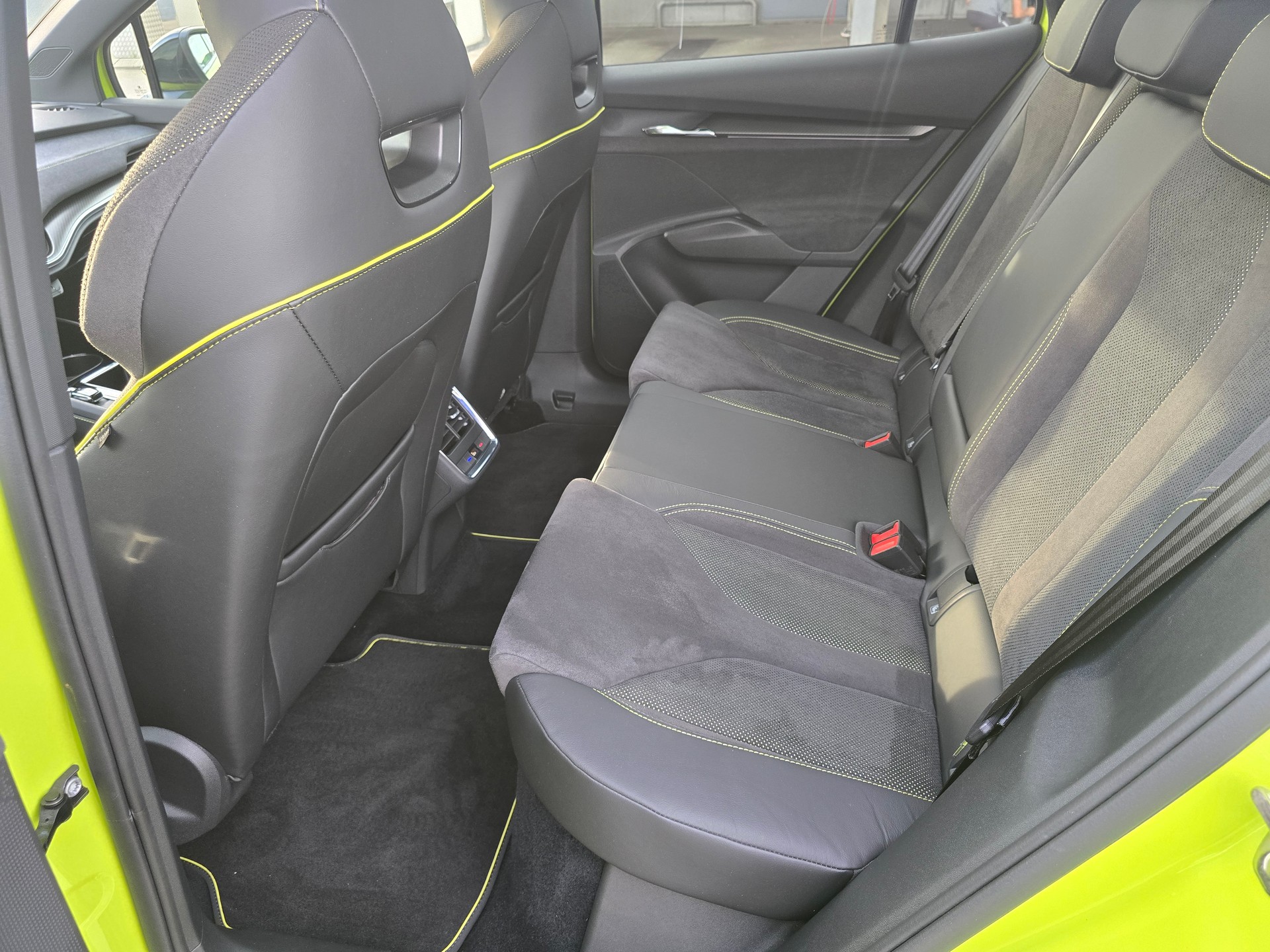 SKODA Enyaq Coupé RS iV 80 4x4-image-12
