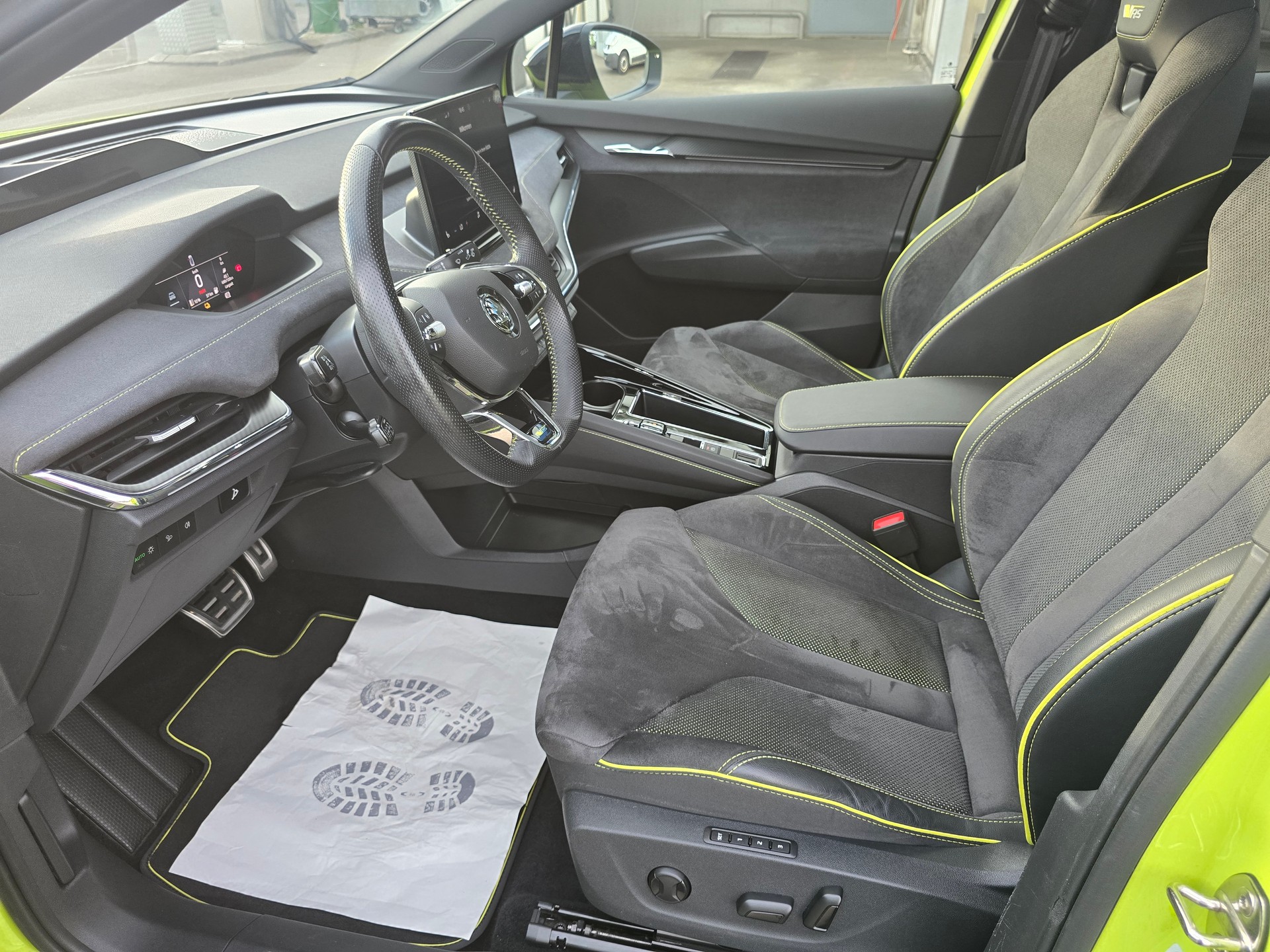 SKODA Enyaq Coupé RS iV 80 4x4-image-13