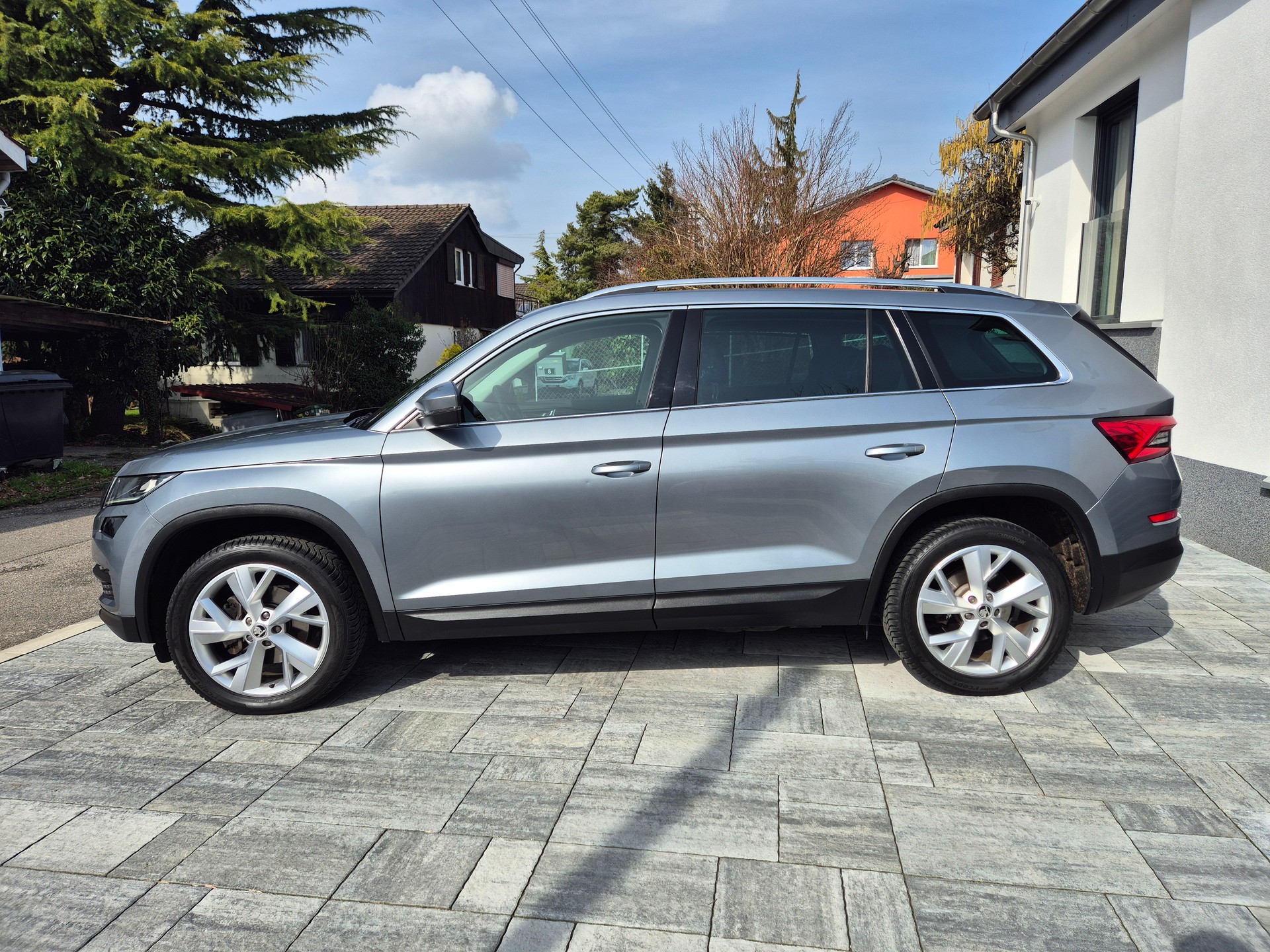 SKODA 2.0 TDI Style DSG-image-1