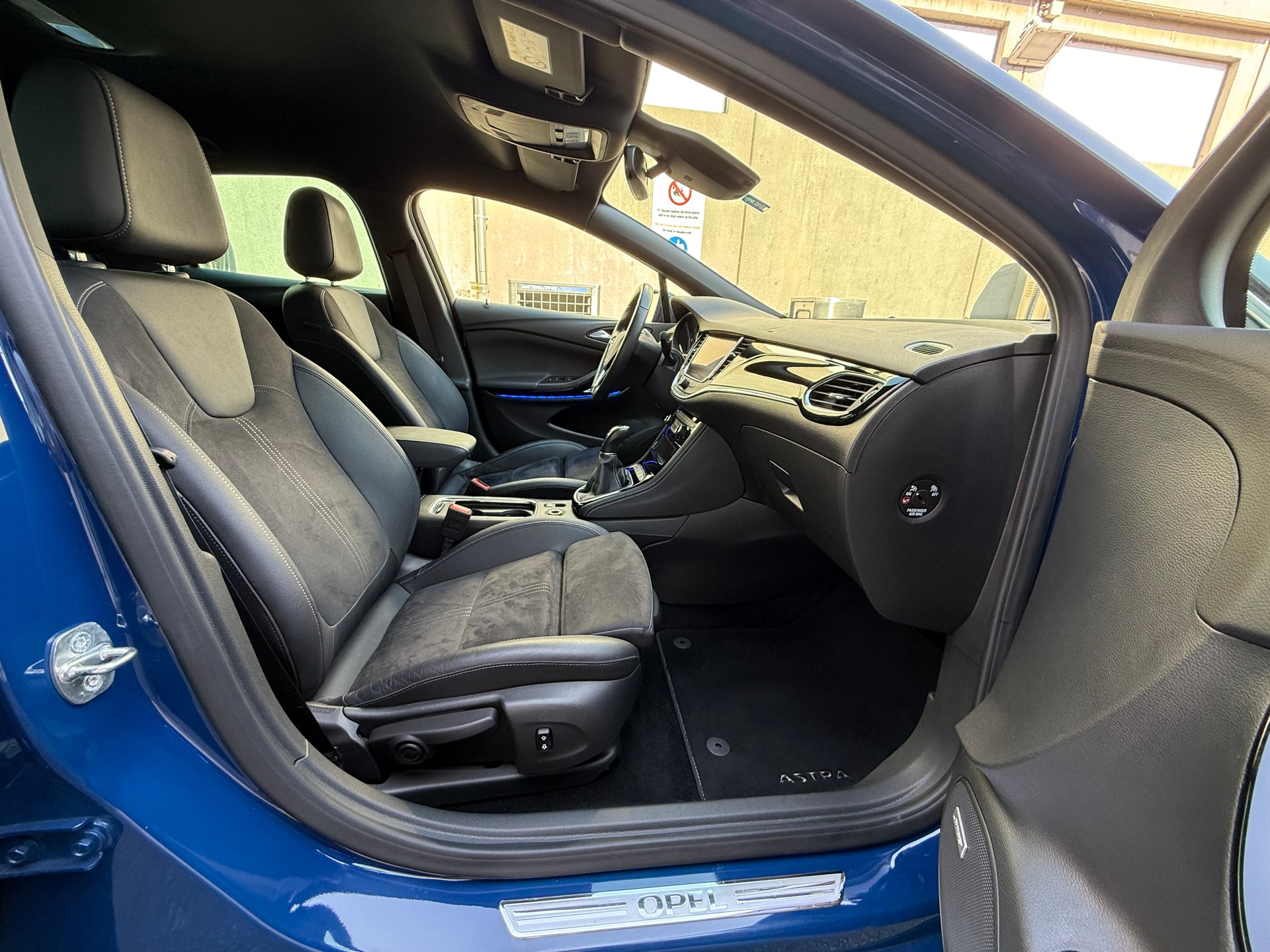 OPEL Astra 1.2i Turbo Ultimate *Einparkhilfe *Spurwechselass. *Frisch ab MFK *Alcantara/Leder *Keyless Open/Start-image-14