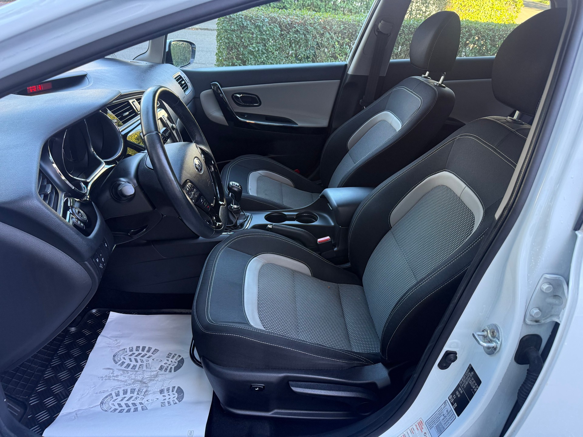 KIA Cee'd 1.6 GDi Trend DCT-image-6