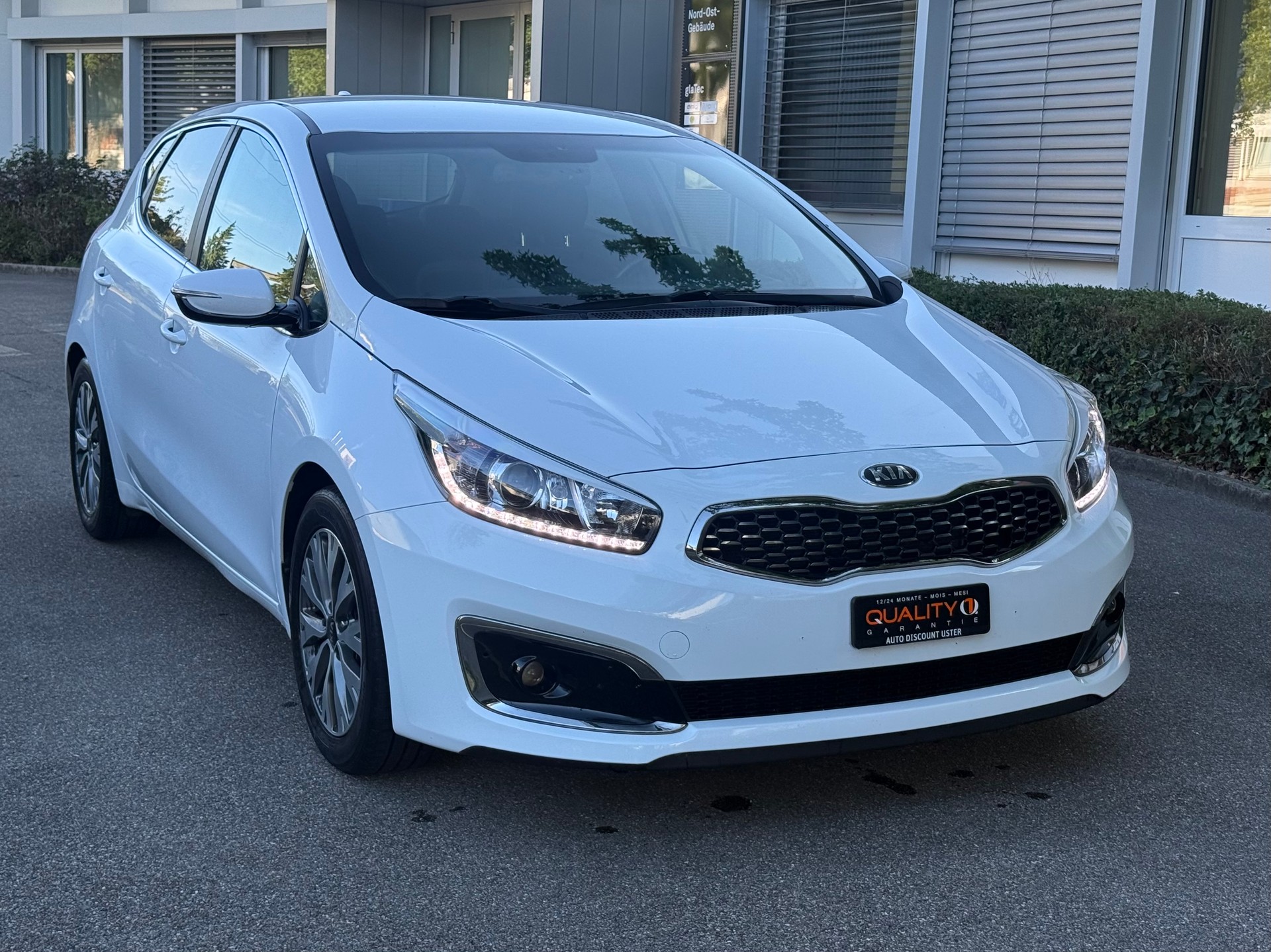 KIA Cee'd 1.6 GDi Trend DCT-image-2