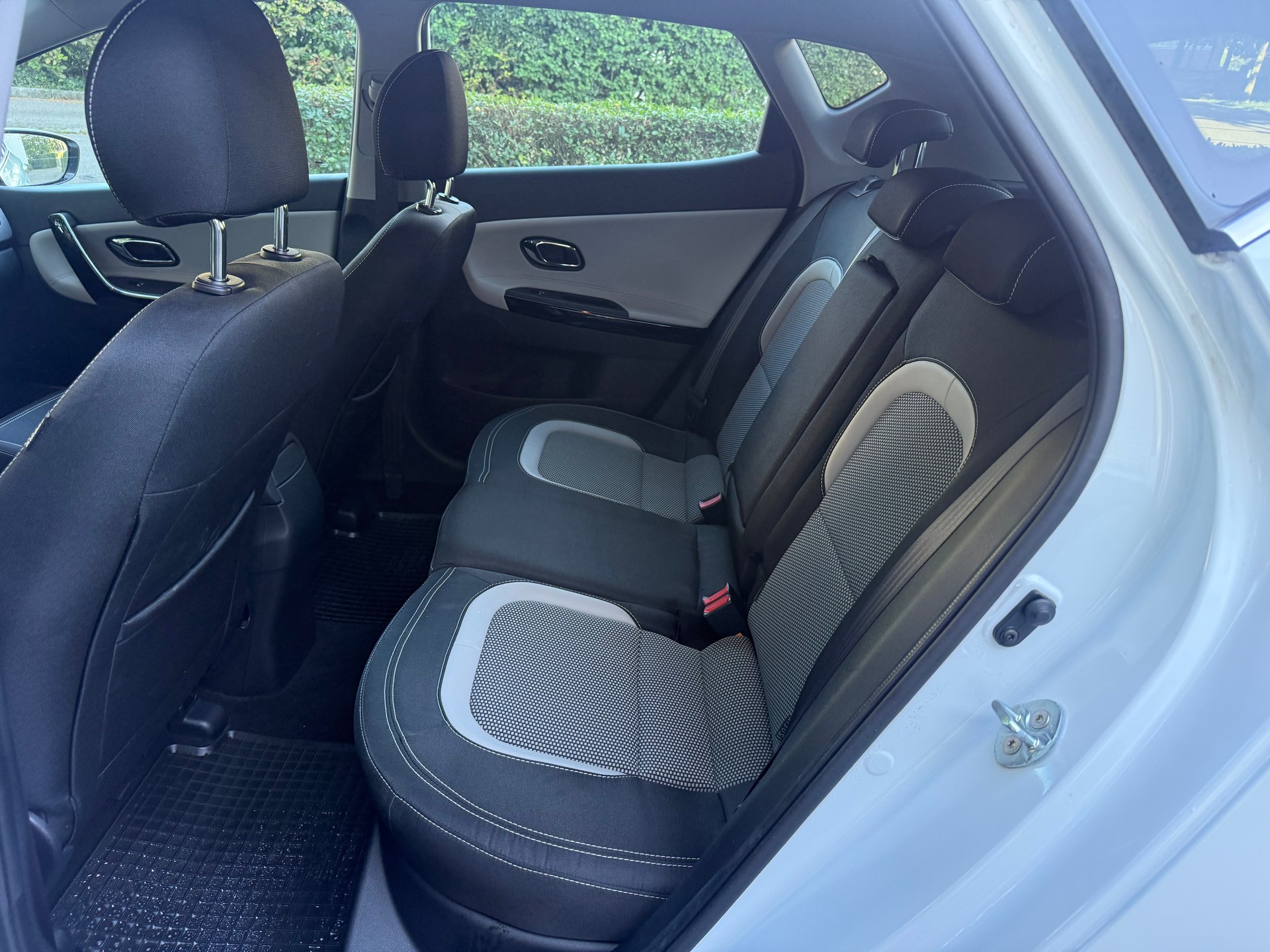 KIA Cee'd 1.6 GDi Trend DCT-image-11