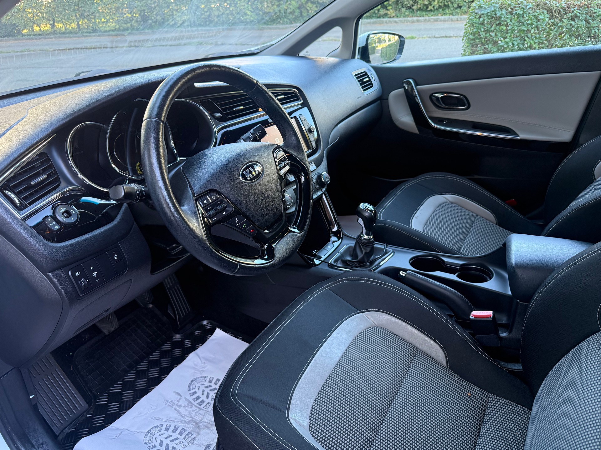 KIA Cee'd 1.6 GDi Trend DCT-image-7