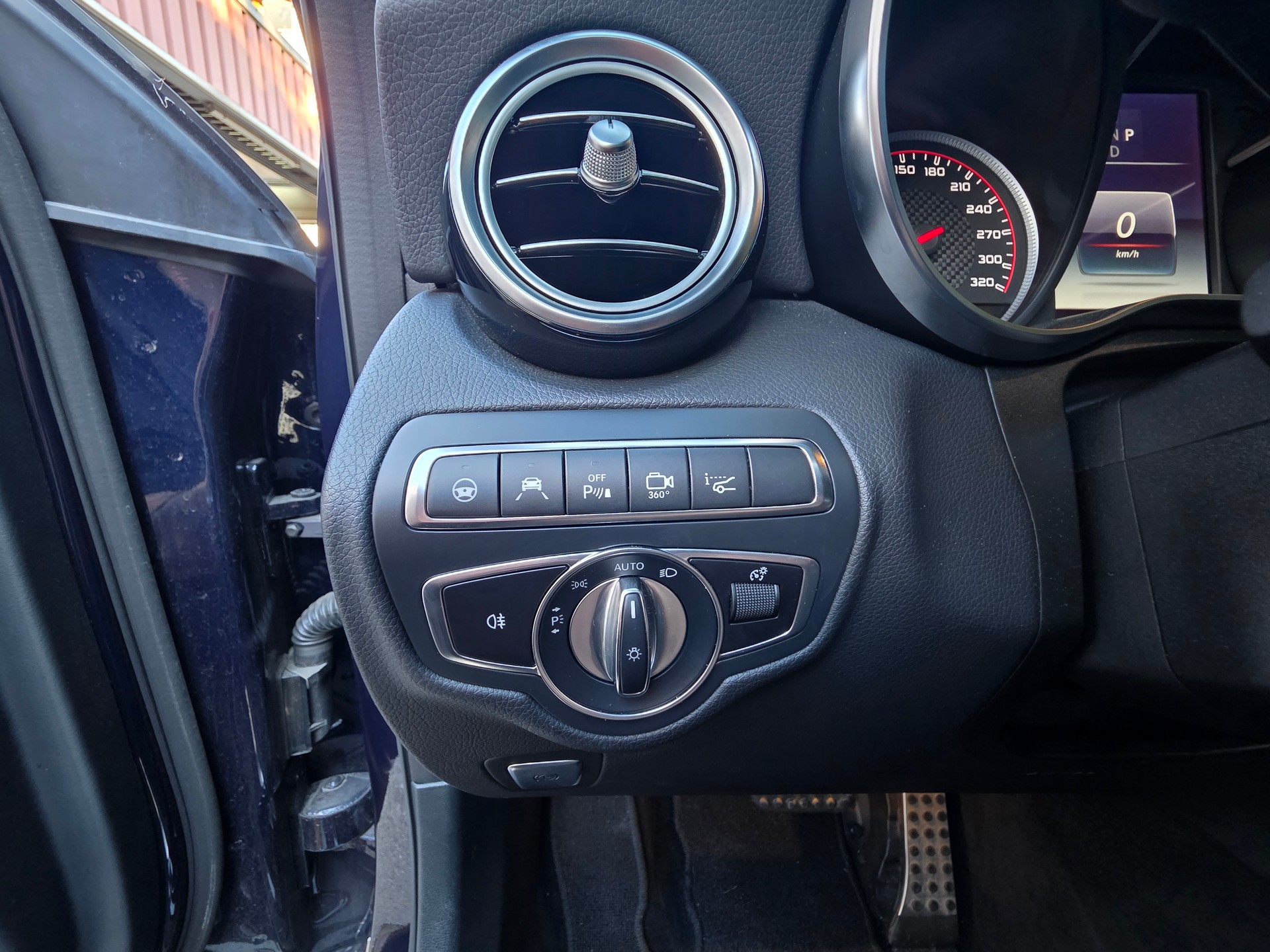 MERCEDES-BENZ GLC Coupé 63 S AMG 4Matic+ 9G-Tronic-image-9