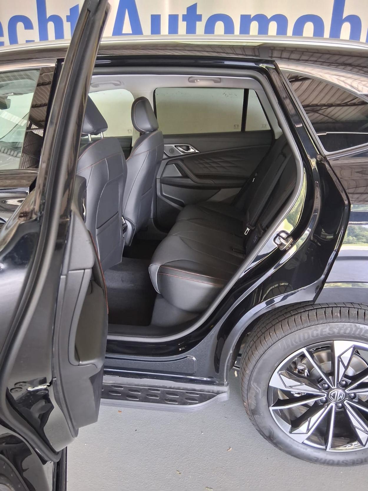 MG MG eHS Luxury-image-8