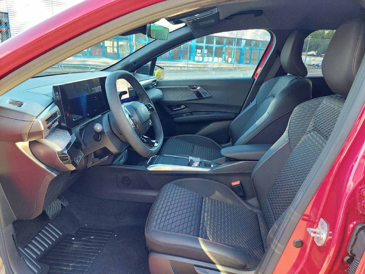 RENAULT Clio 1.8 E-Tech techno-image-5