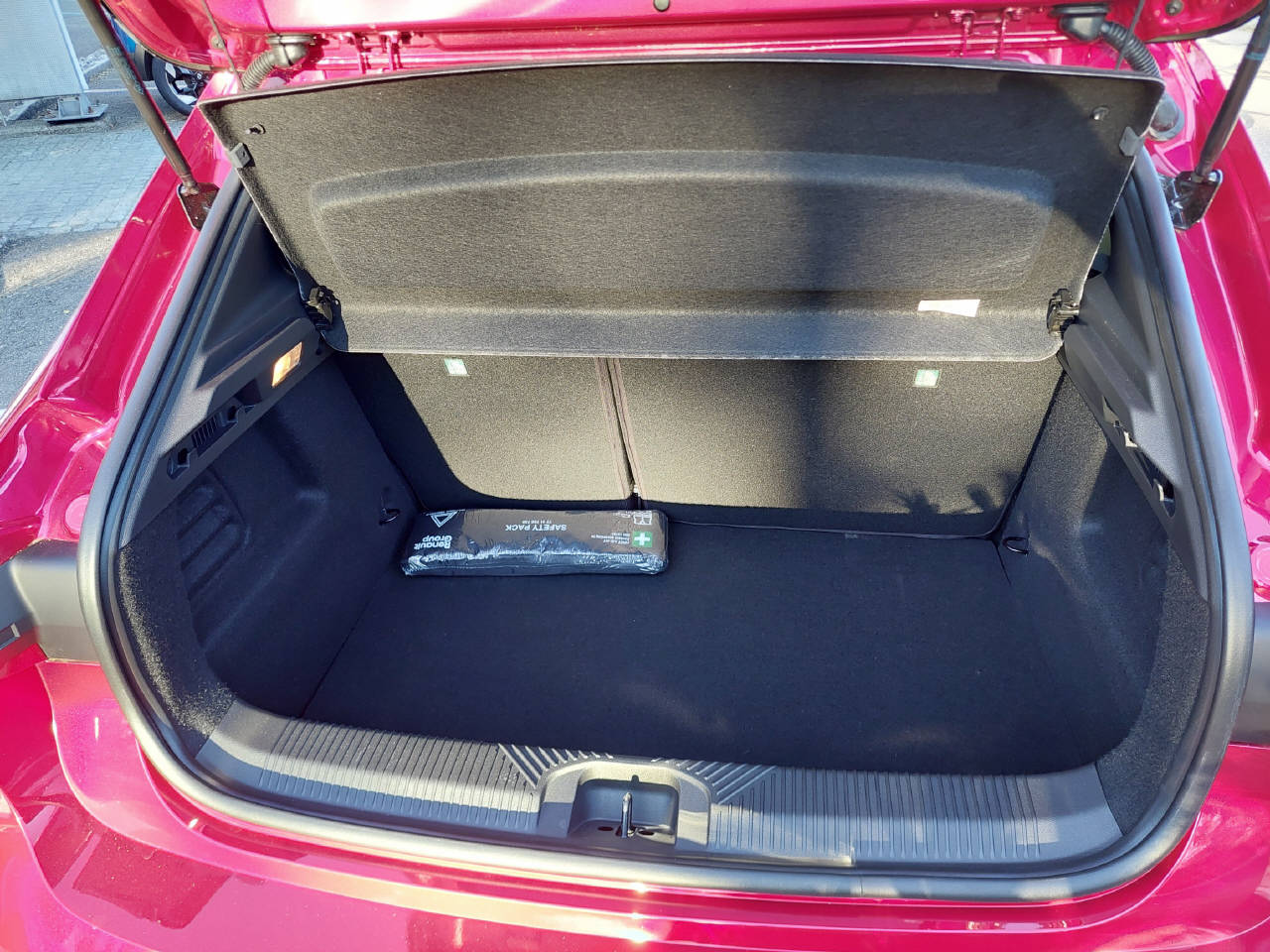 RENAULT Clio 1.8 E-Tech techno-image-8