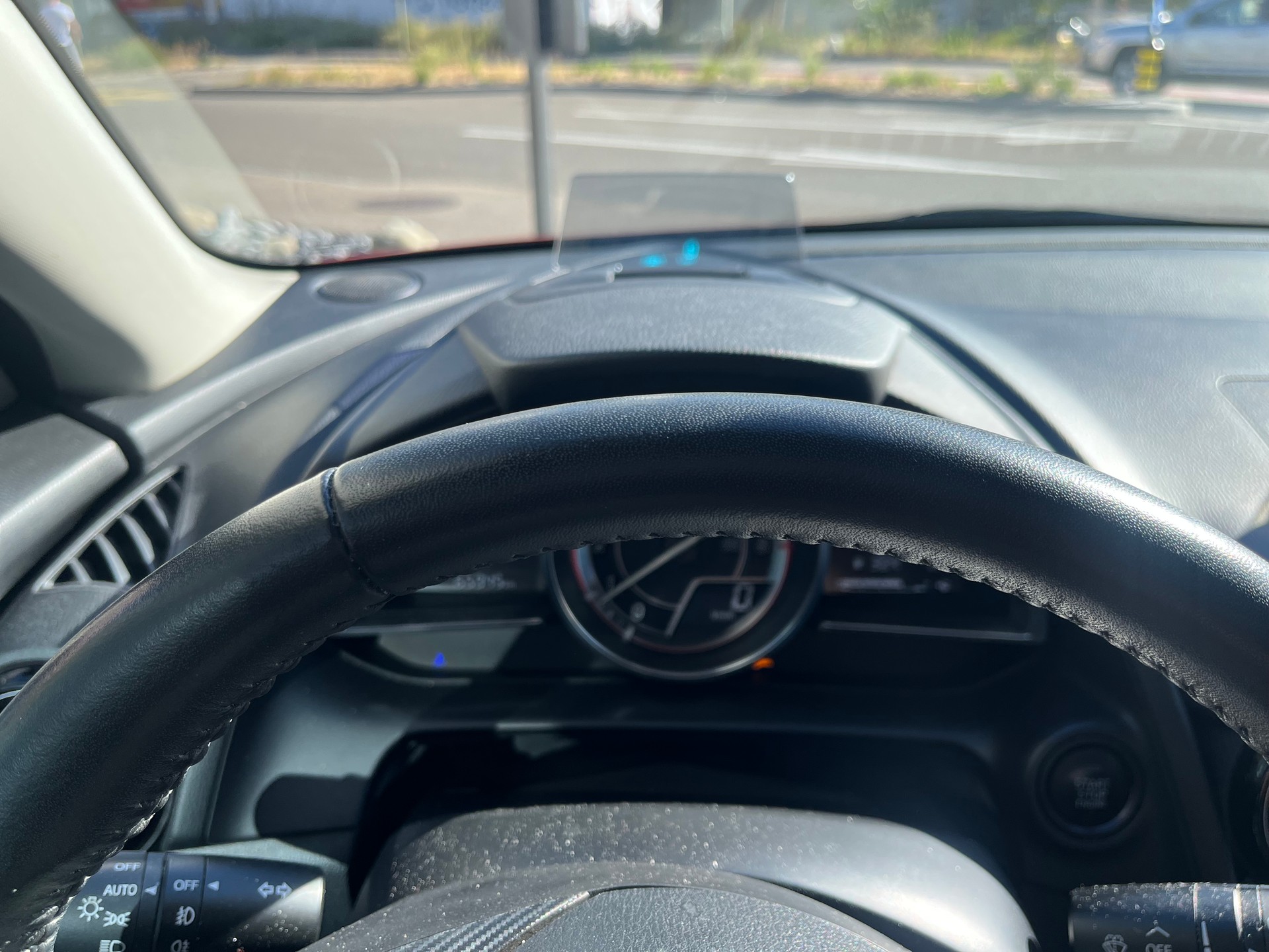 MAZDA 2 1.5i 16V Skyactiv-G Revolution-image-6