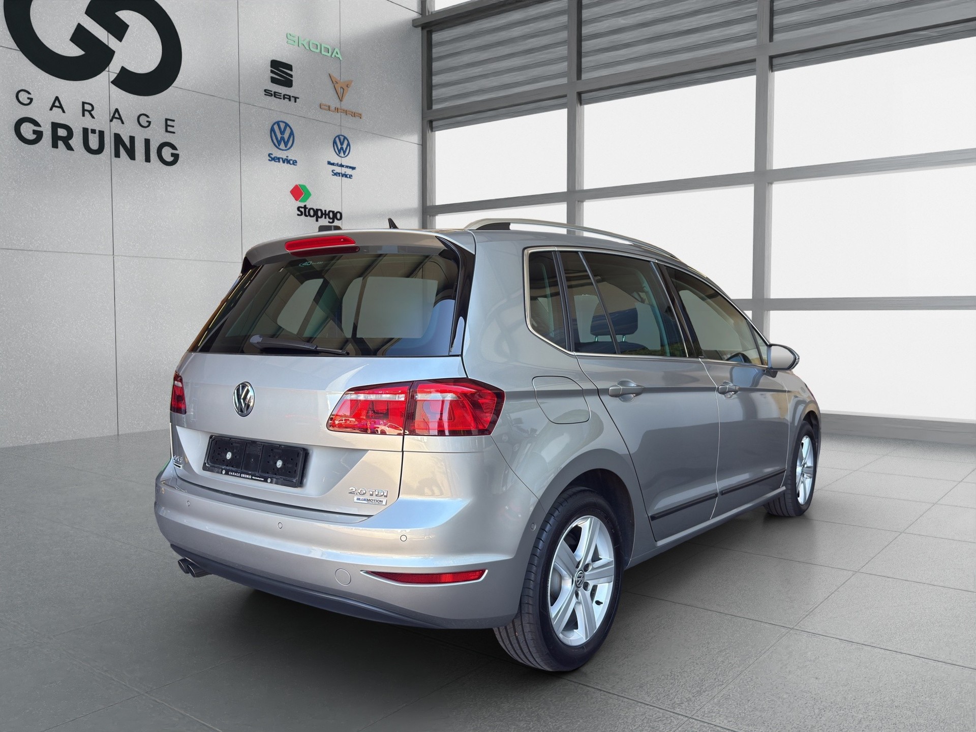 VW Golf Sportsvan 2.0 TDI Highline DSG-image-5