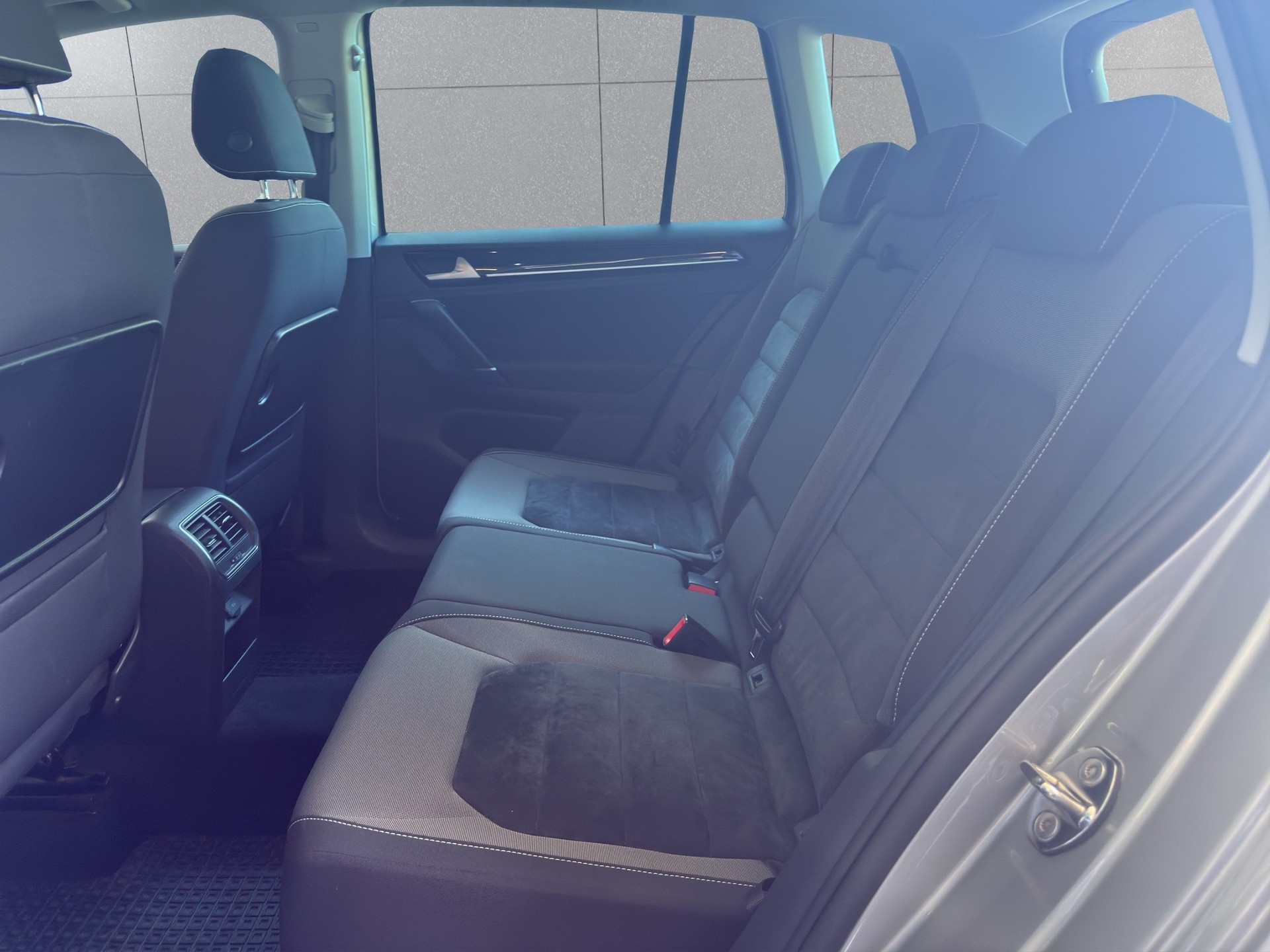 VW Golf Sportsvan 2.0 TDI Highline DSG-image-8