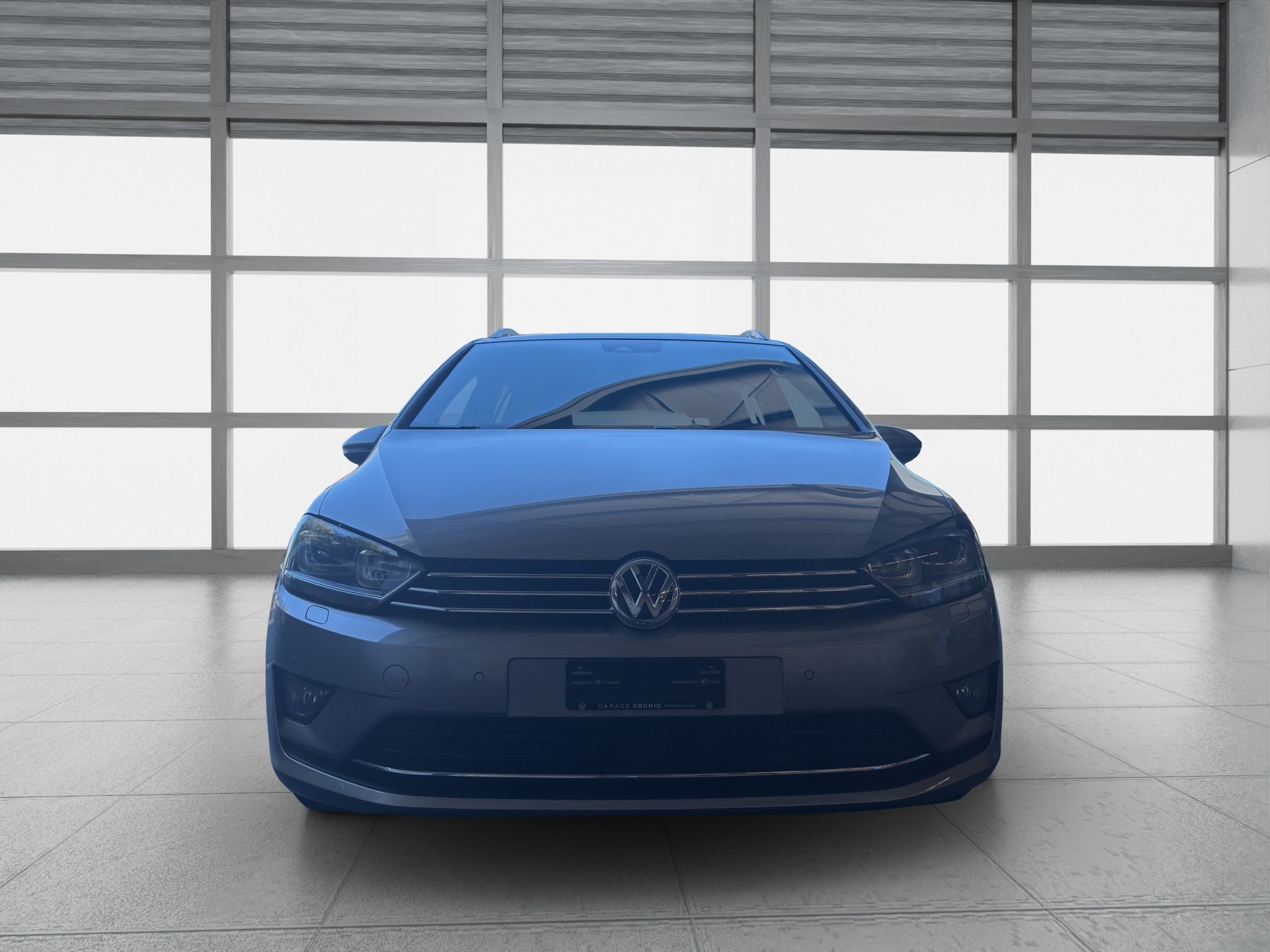 VW Golf Sportsvan 2.0 TDI Highline DSG-image-1