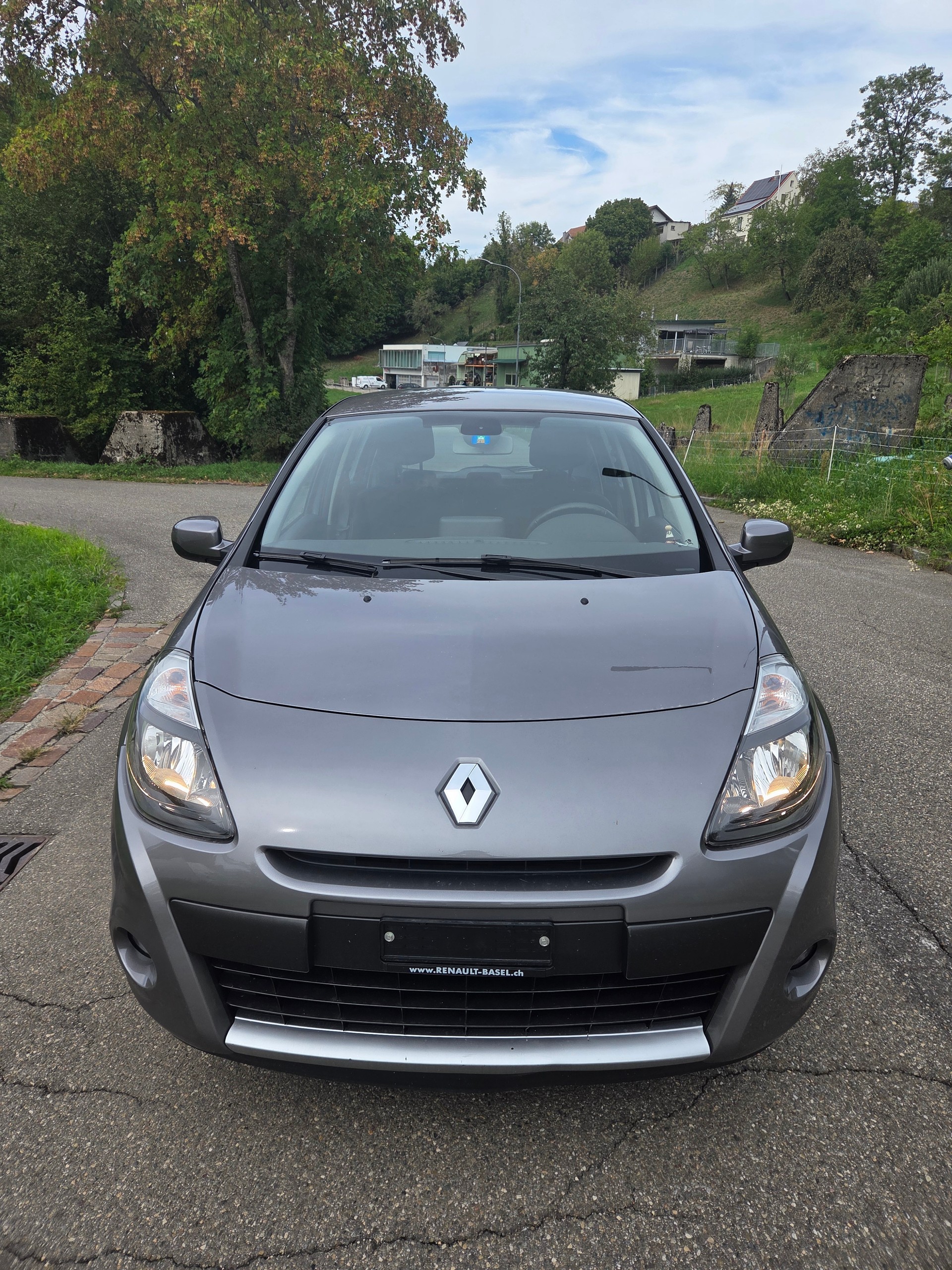 RENAULT Clio 1.6 16V 20th Edition Automatic-image-4