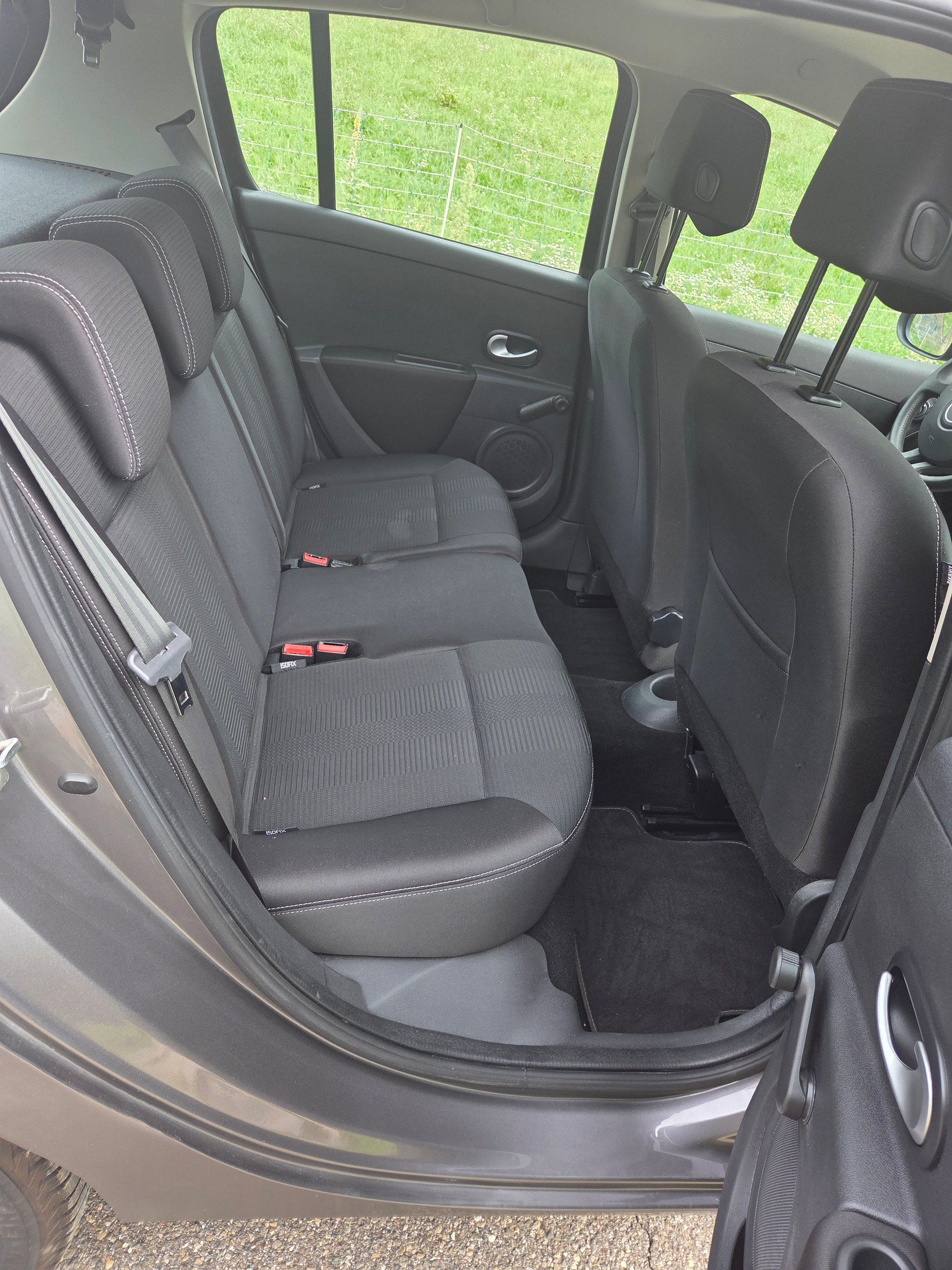 RENAULT Clio 1.6 16V 20th Edition Automatic-image-7