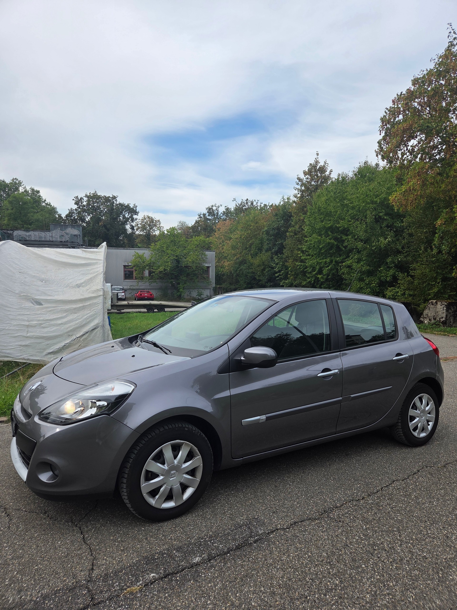 RENAULT Clio 1.6 16V 20th Edition Automatic-image-1