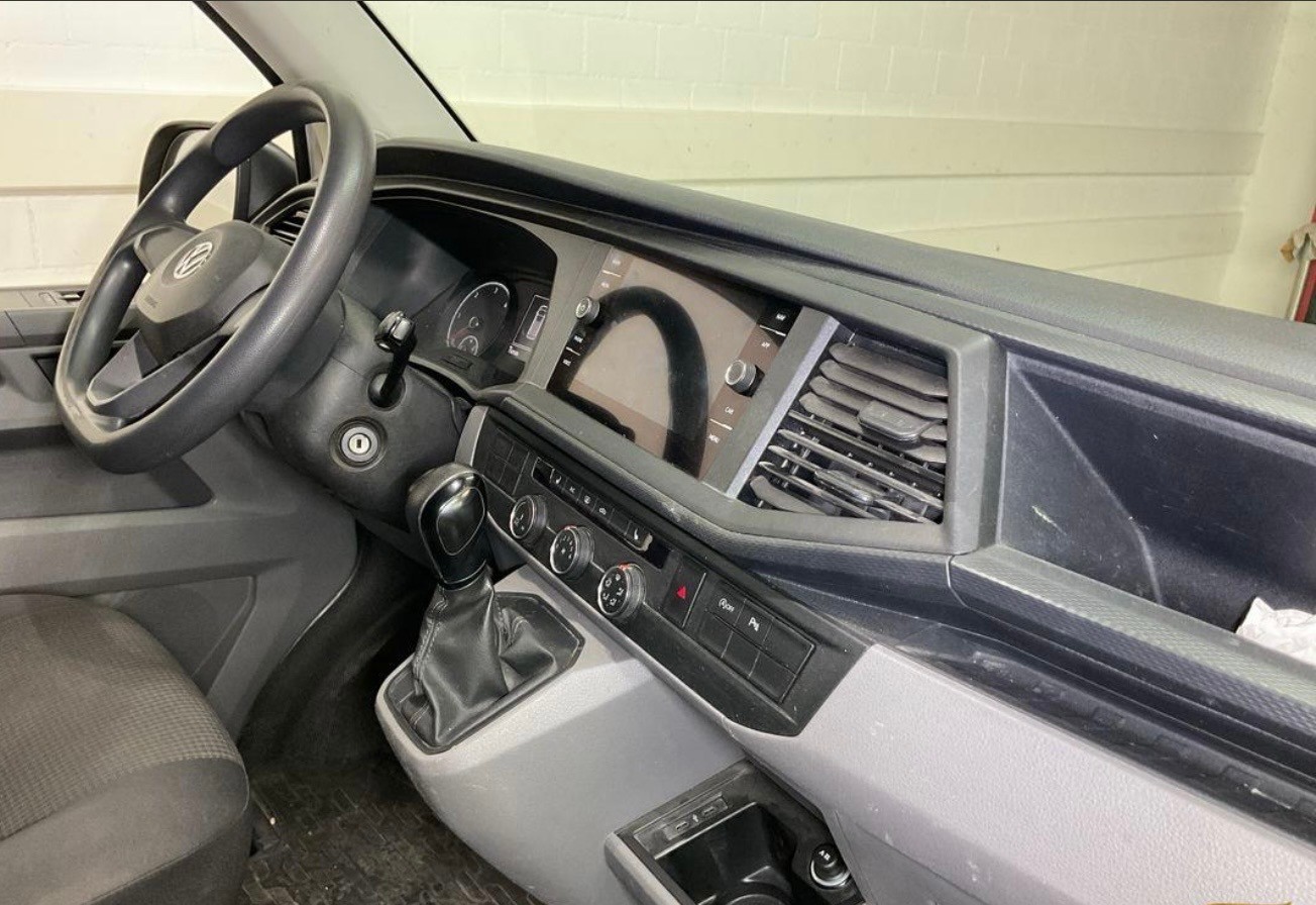 VW T6.1 2.0 TDI 4Motion DSG-image-2