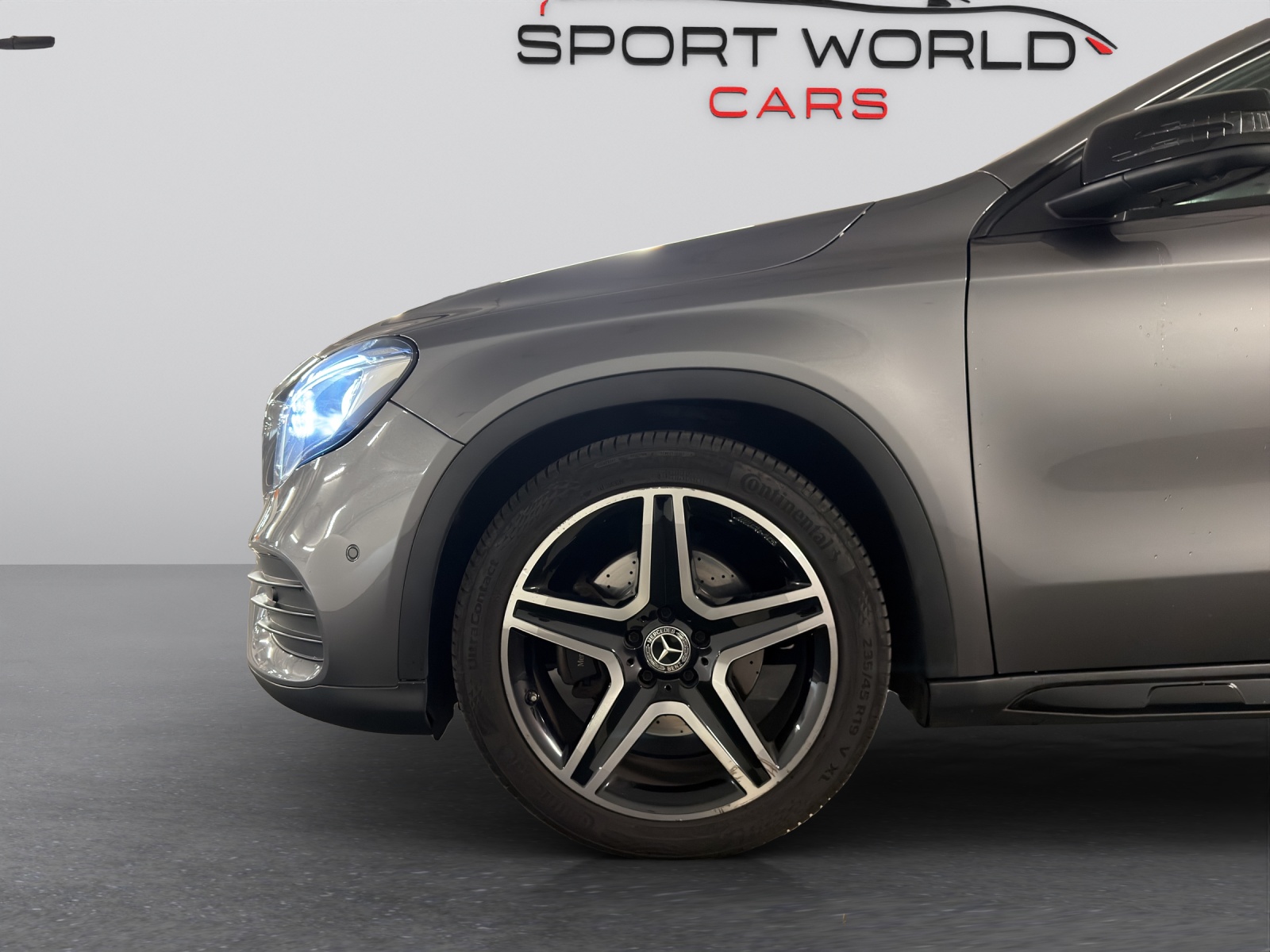 MERCEDES-BENZ GLA 250 AMG Line Swiss Star 4Matic 7G-DCT-image-26