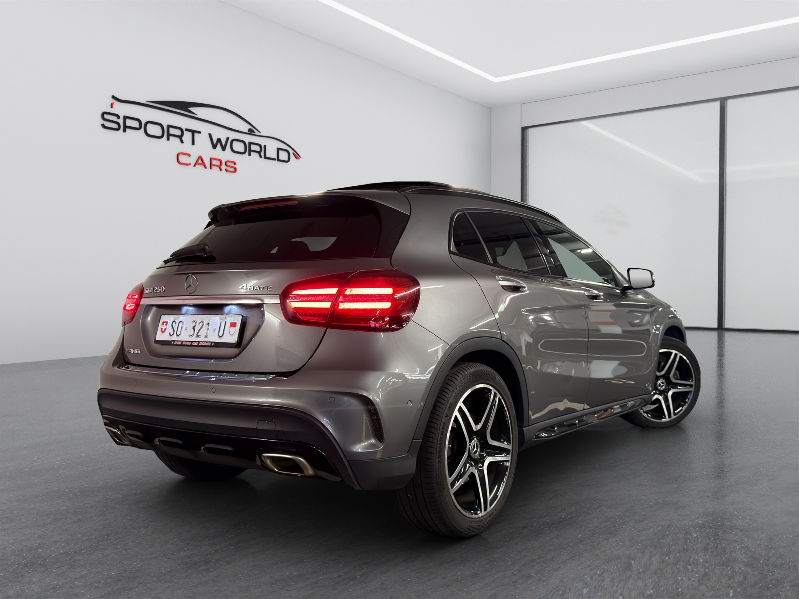 MERCEDES-BENZ GLA 250 AMG Line Swiss Star 4Matic 7G-DCT-image-14