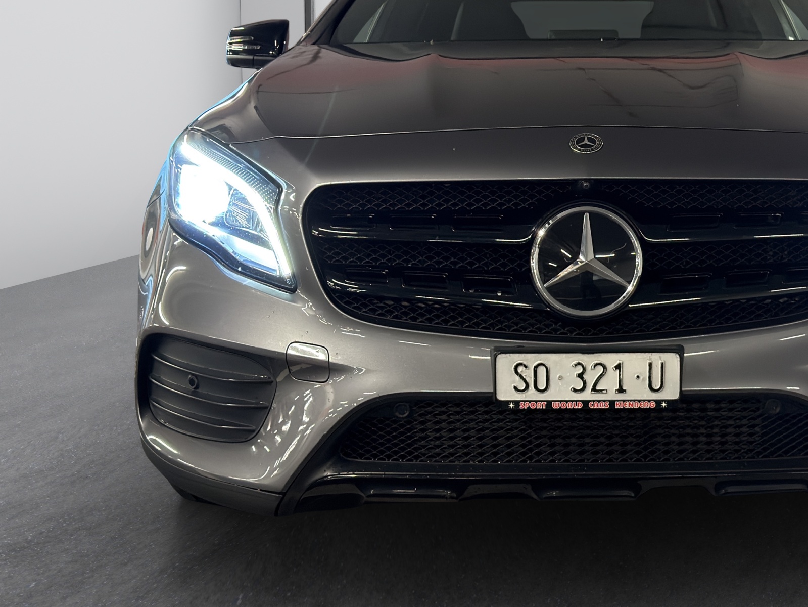 MERCEDES-BENZ GLA 250 AMG Line Swiss Star 4Matic 7G-DCT-image-5