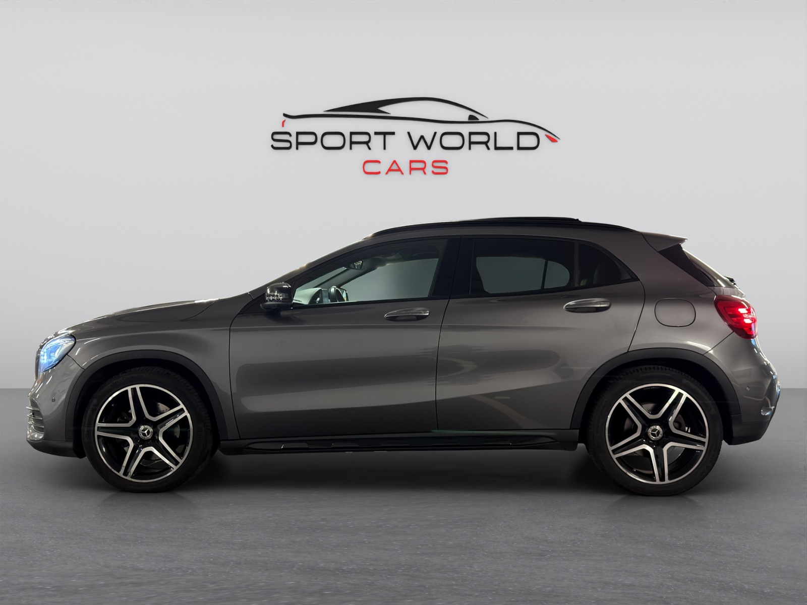 MERCEDES-BENZ GLA 250 AMG Line Swiss Star 4Matic 7G-DCT-image-25