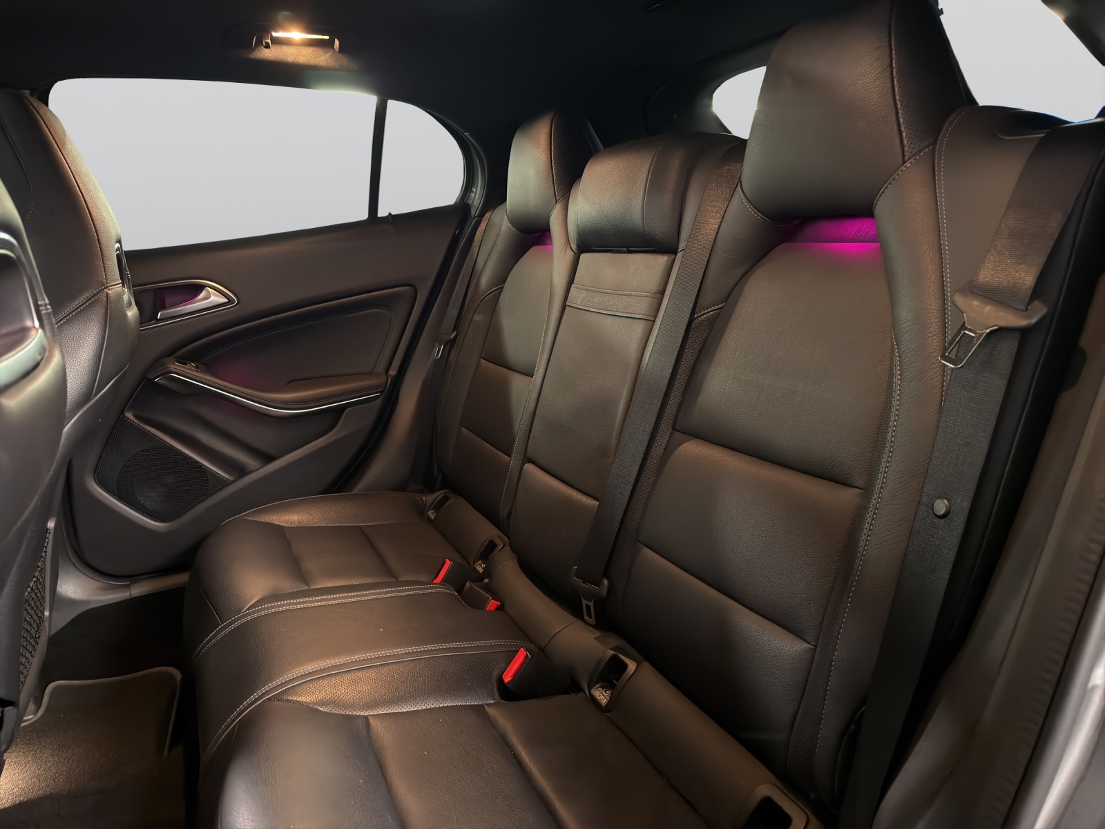 MERCEDES-BENZ GLA 250 AMG Line Swiss Star 4Matic 7G-DCT-image-9