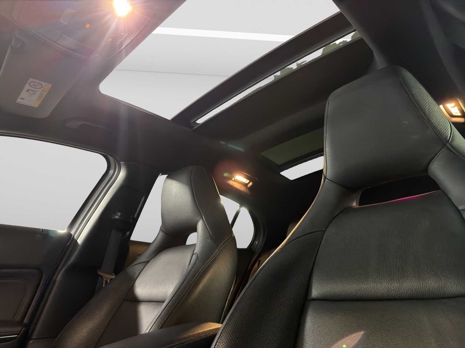 MERCEDES-BENZ GLA 250 AMG Line Swiss Star 4Matic 7G-DCT-image-15