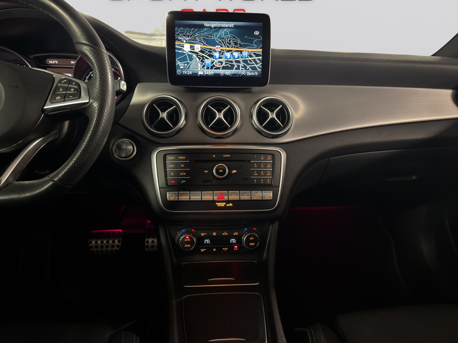 MERCEDES-BENZ GLA 250 AMG Line Swiss Star 4Matic 7G-DCT-image-19
