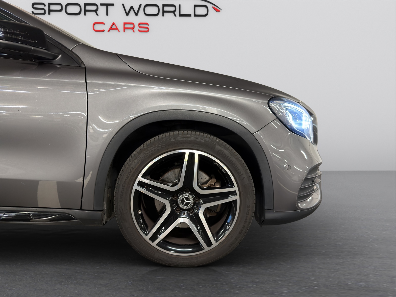 MERCEDES-BENZ GLA 250 AMG Line Swiss Star 4Matic 7G-DCT-image-29