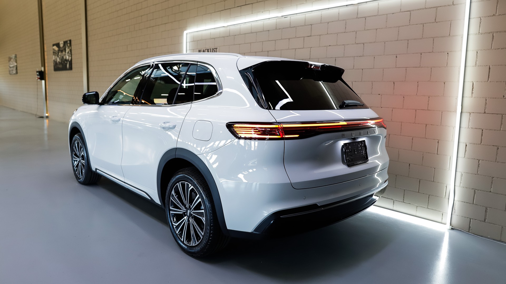 GEELY Starray EM-i MAX + PHEV *ALPIN WHITE*-image-3