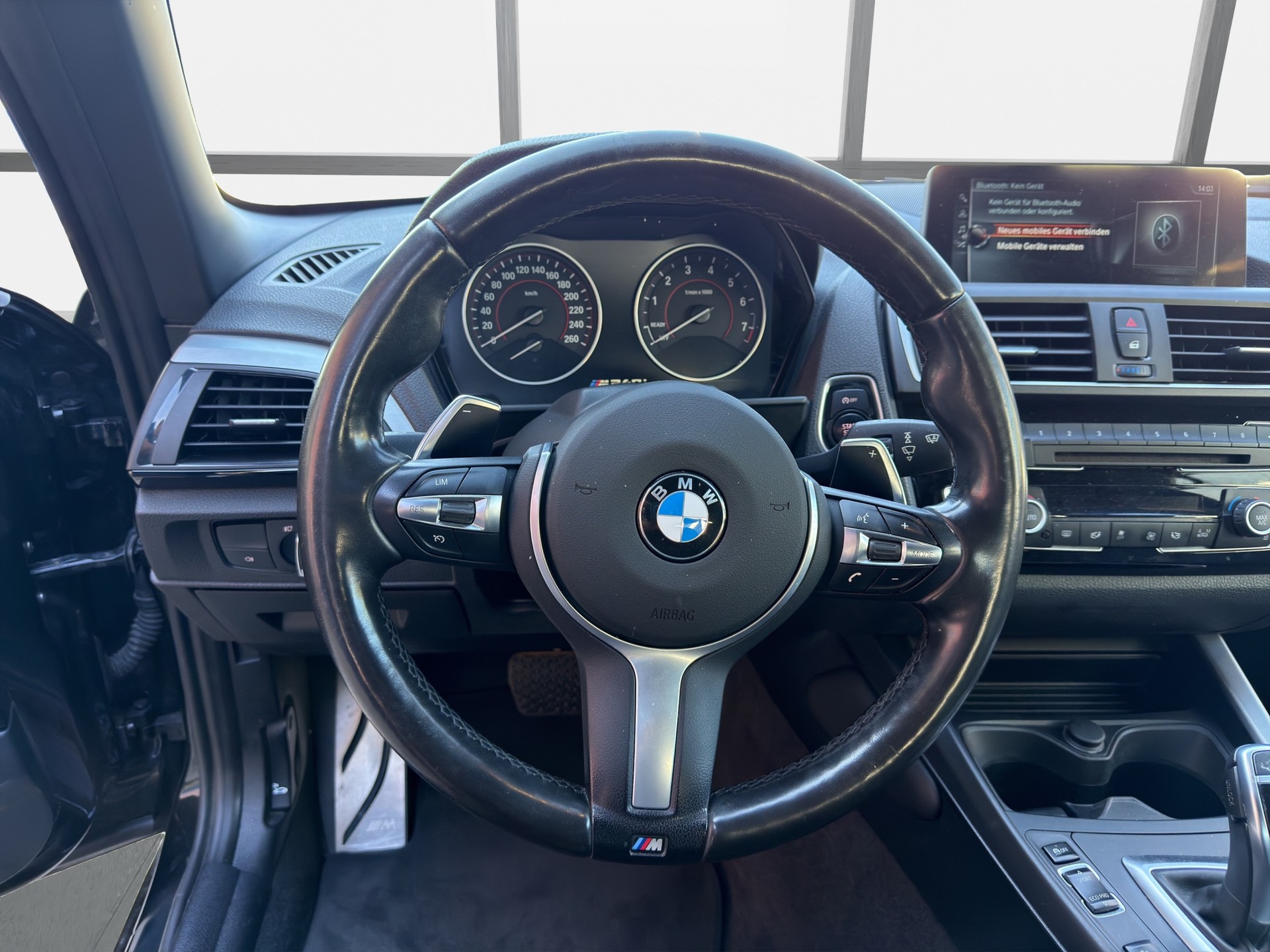 BMW M240i xDrive Steptronic-image-10