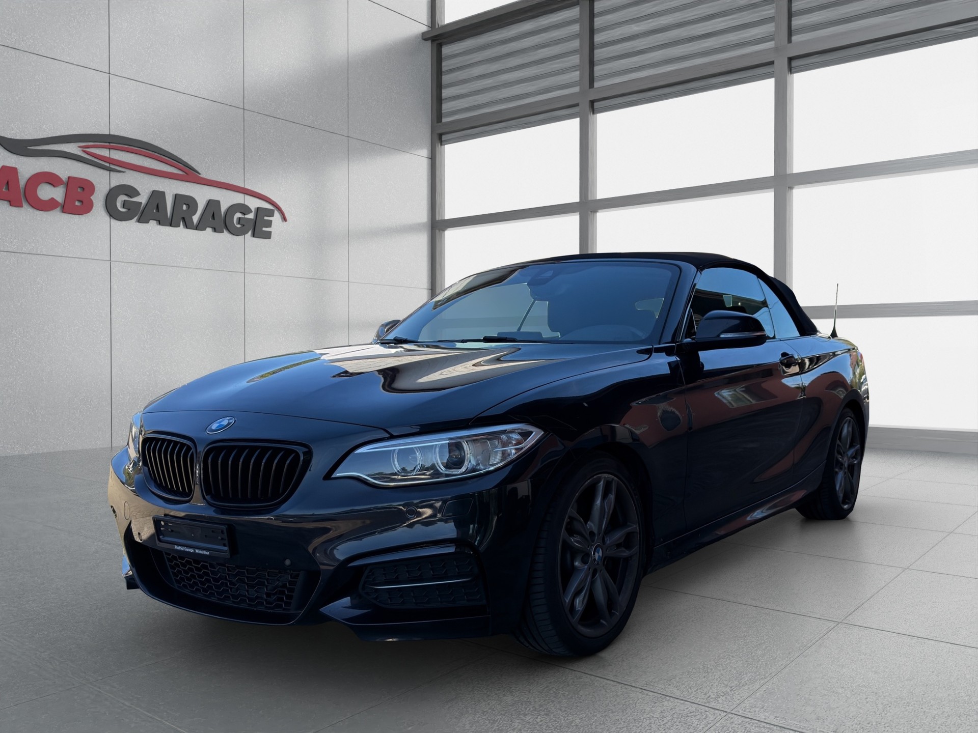 BMW M240i xDrive Steptronic-image-0